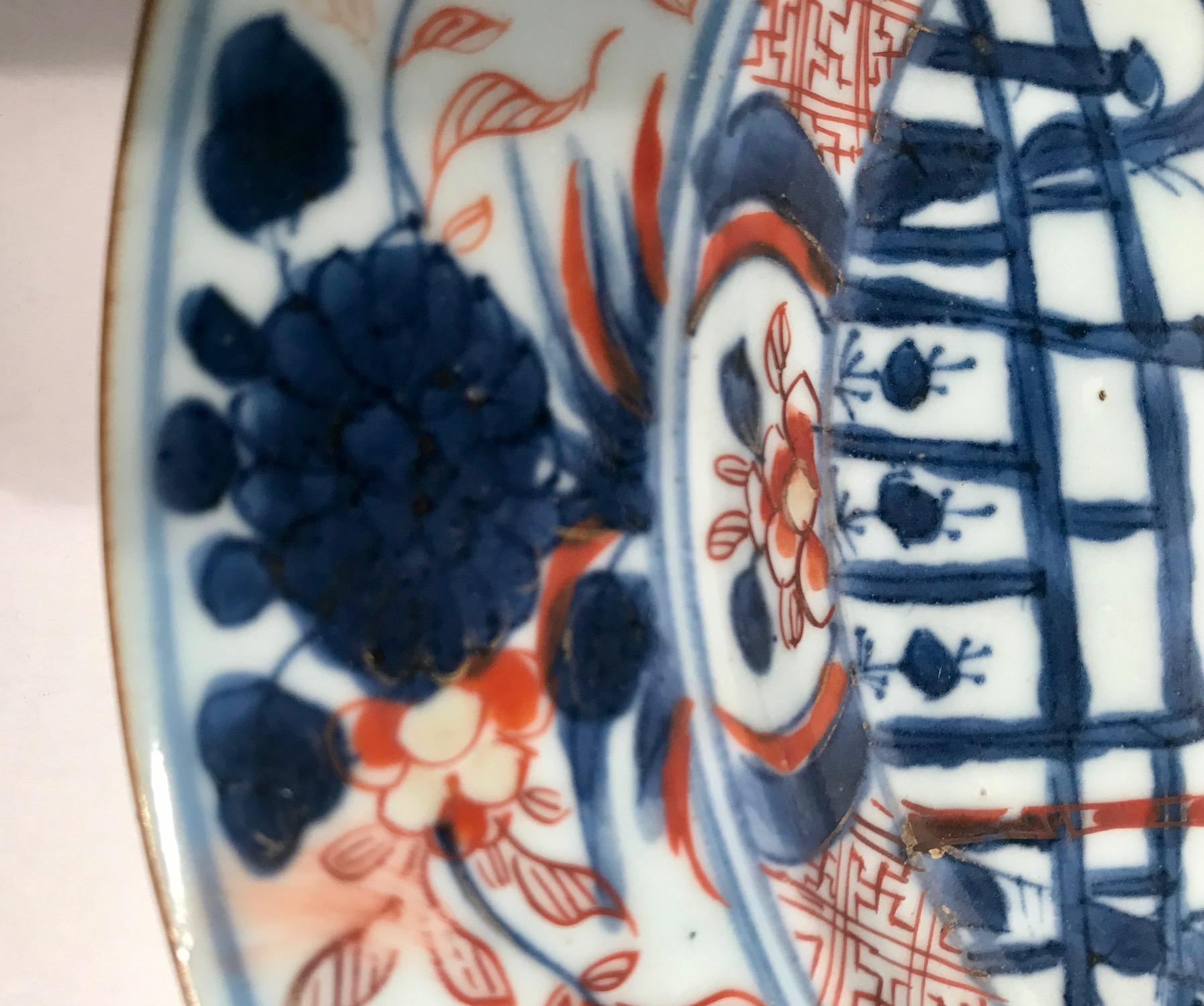 Chinesischer Exportteller in der Geschmacksrichtung Imari (Spätes 18. Jahrhundert)
