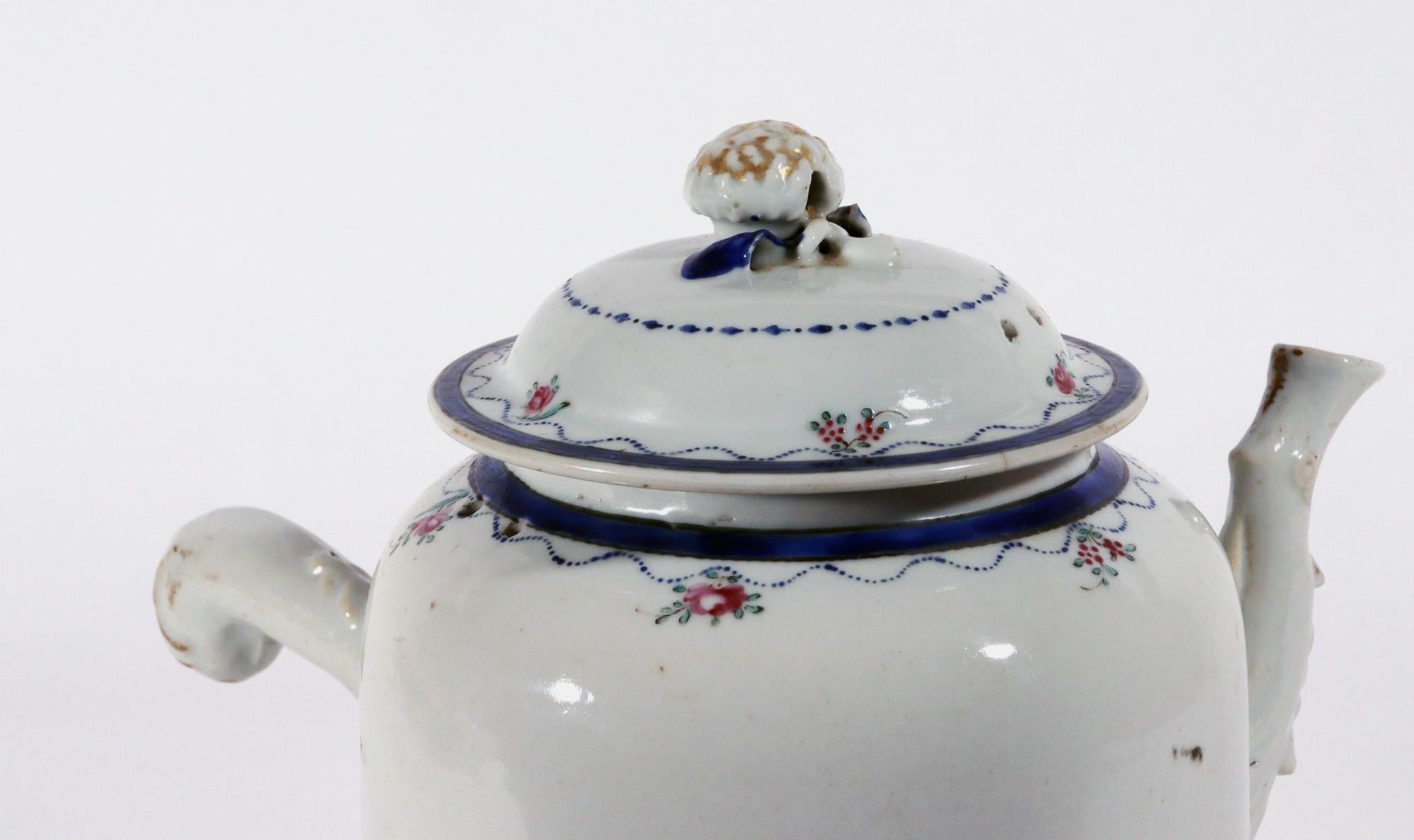 Chinese Export Porcelain American Market Chocolate Pot and Cover For Sale 4