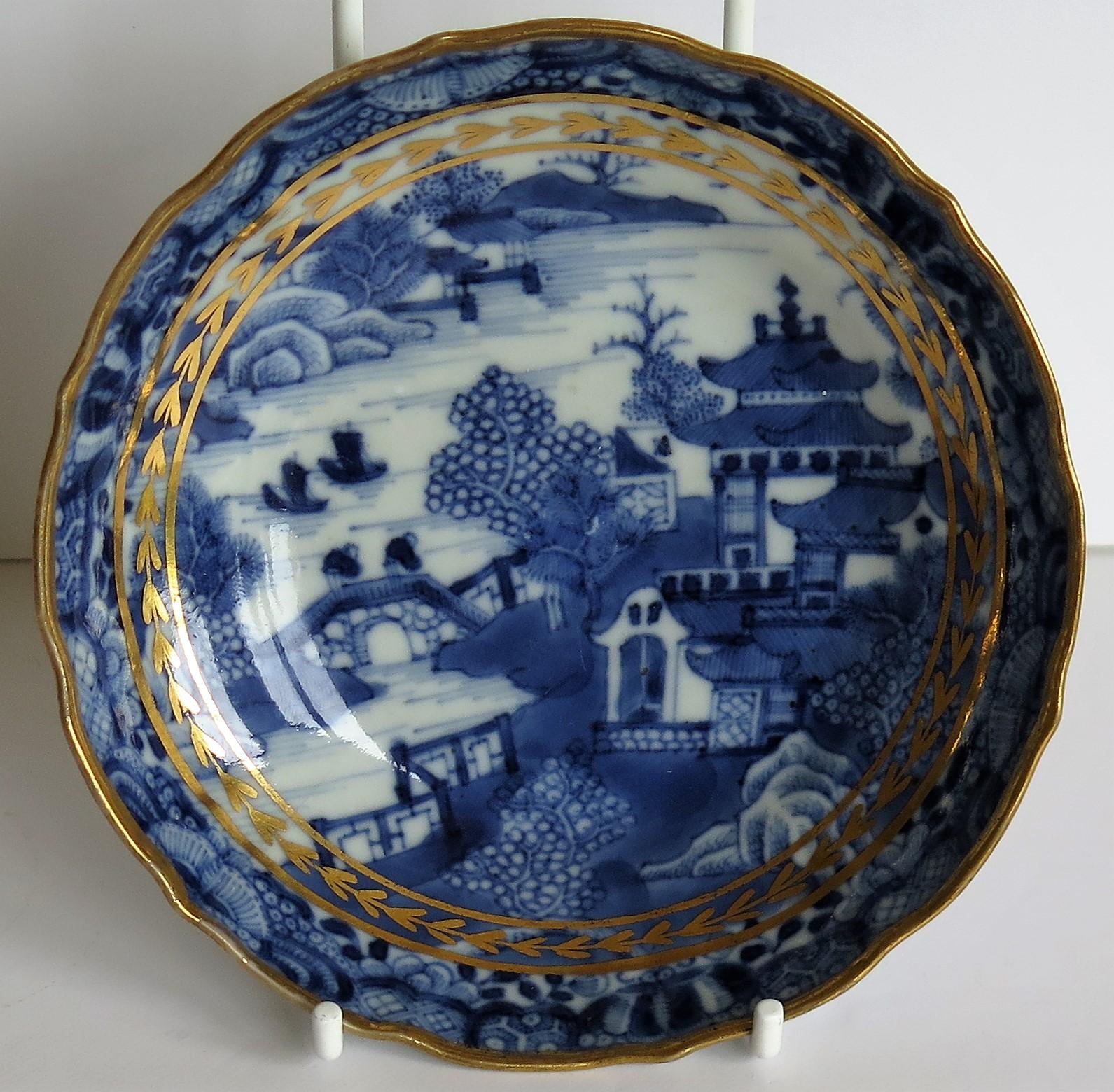 Glazed Chinese Export Porcelain Berry Bowl or Dish Blue and White Gilded, Qing