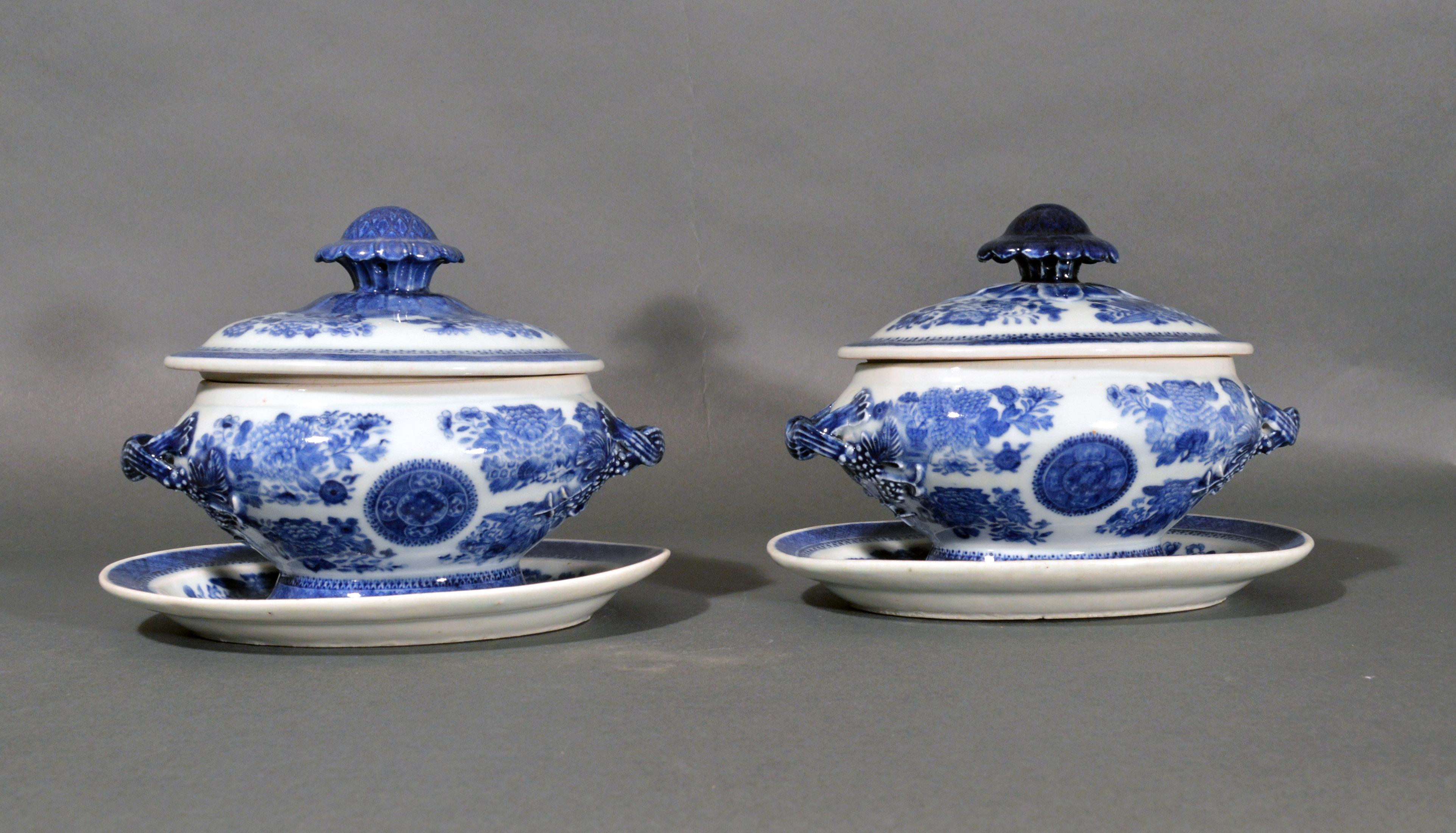 Chinese Export Porcelain Blue Fitzhugh Sauce Tureens, Covers & Stands For Sale 7