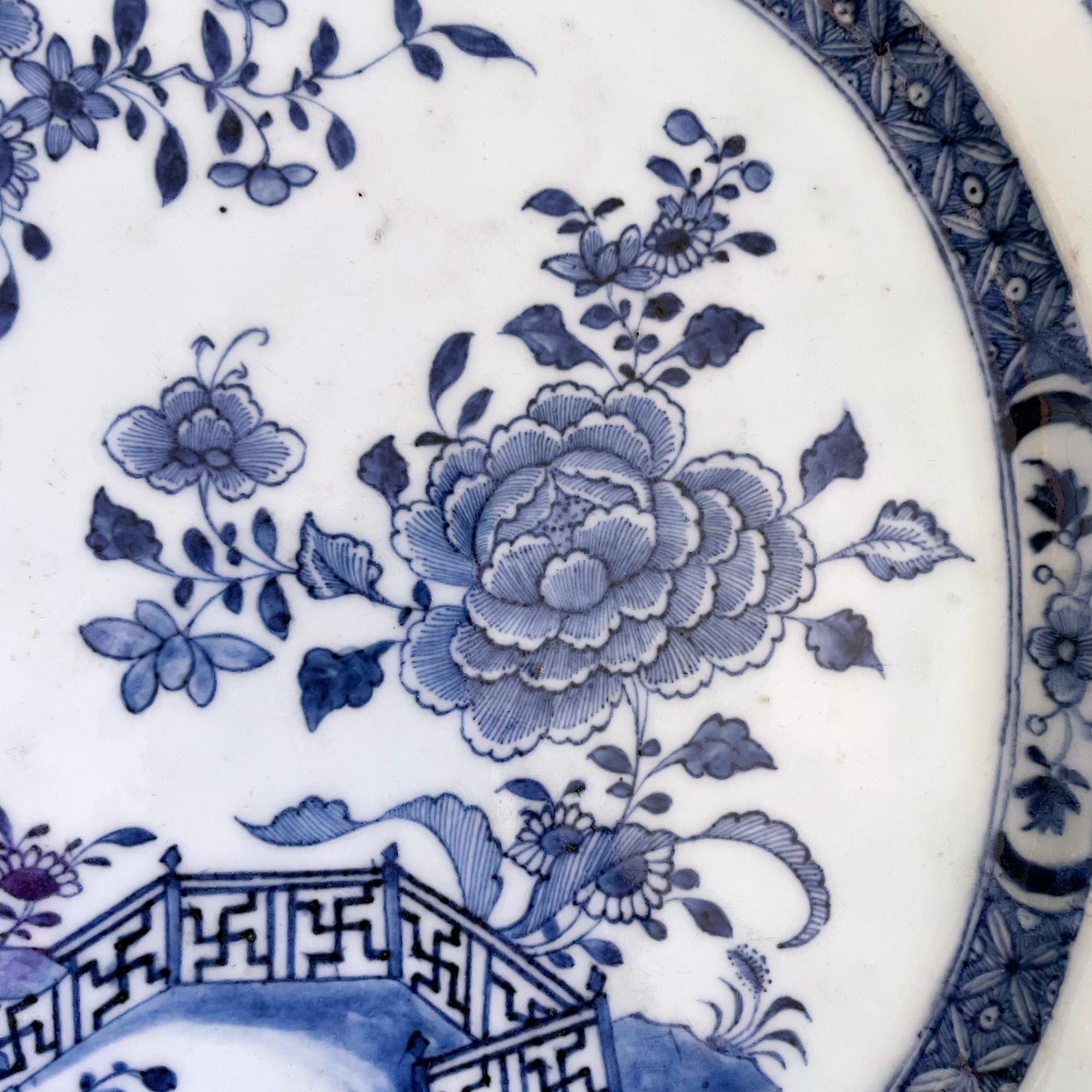 Chinese Export Porcelain Blue & White Massive Dish In Good Condition In Downingtown, PA