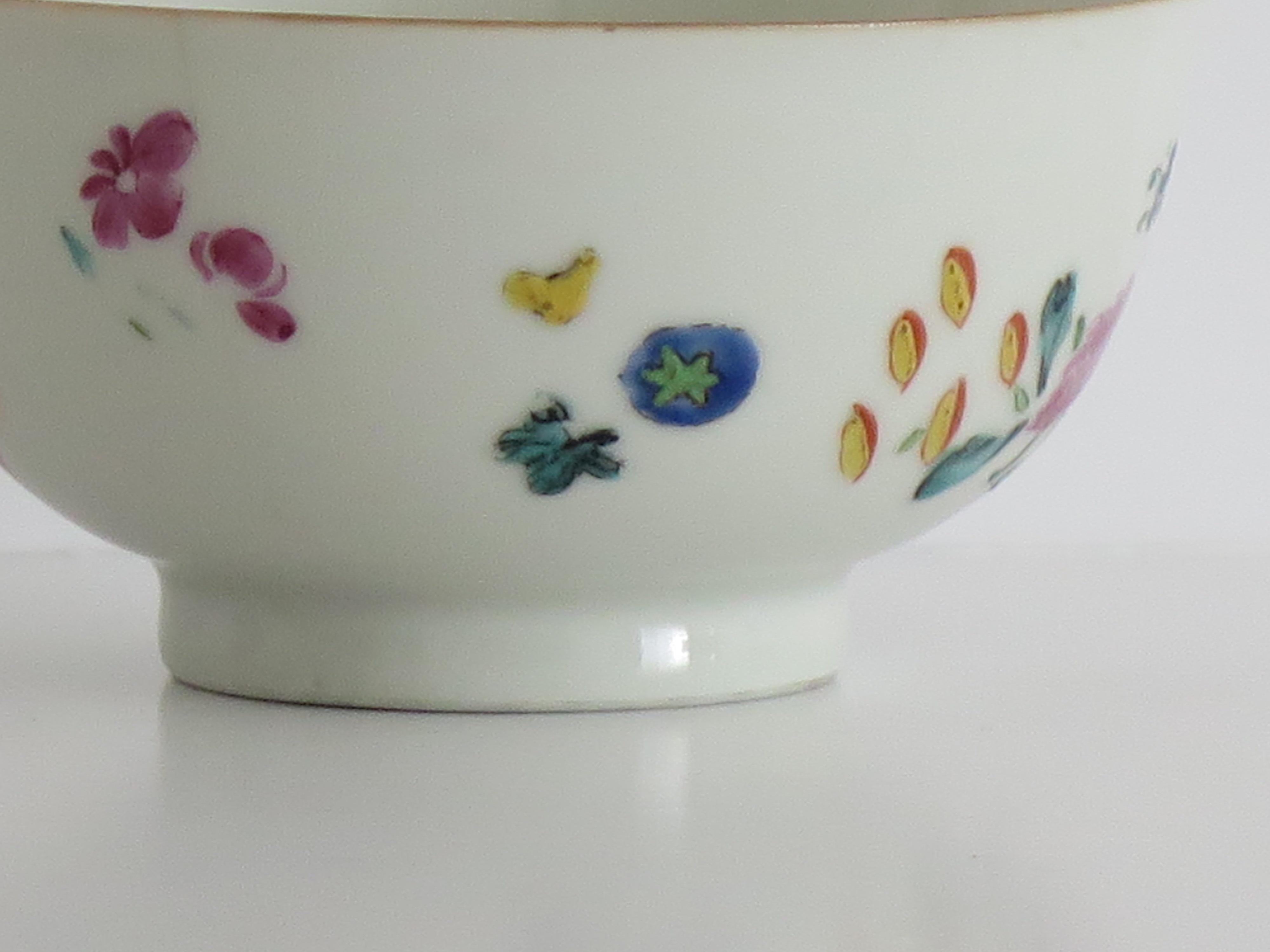 Chinese Export Porcelain Bowl Hand Painted Famille Rose, Qing Ca 1780 For Sale 5