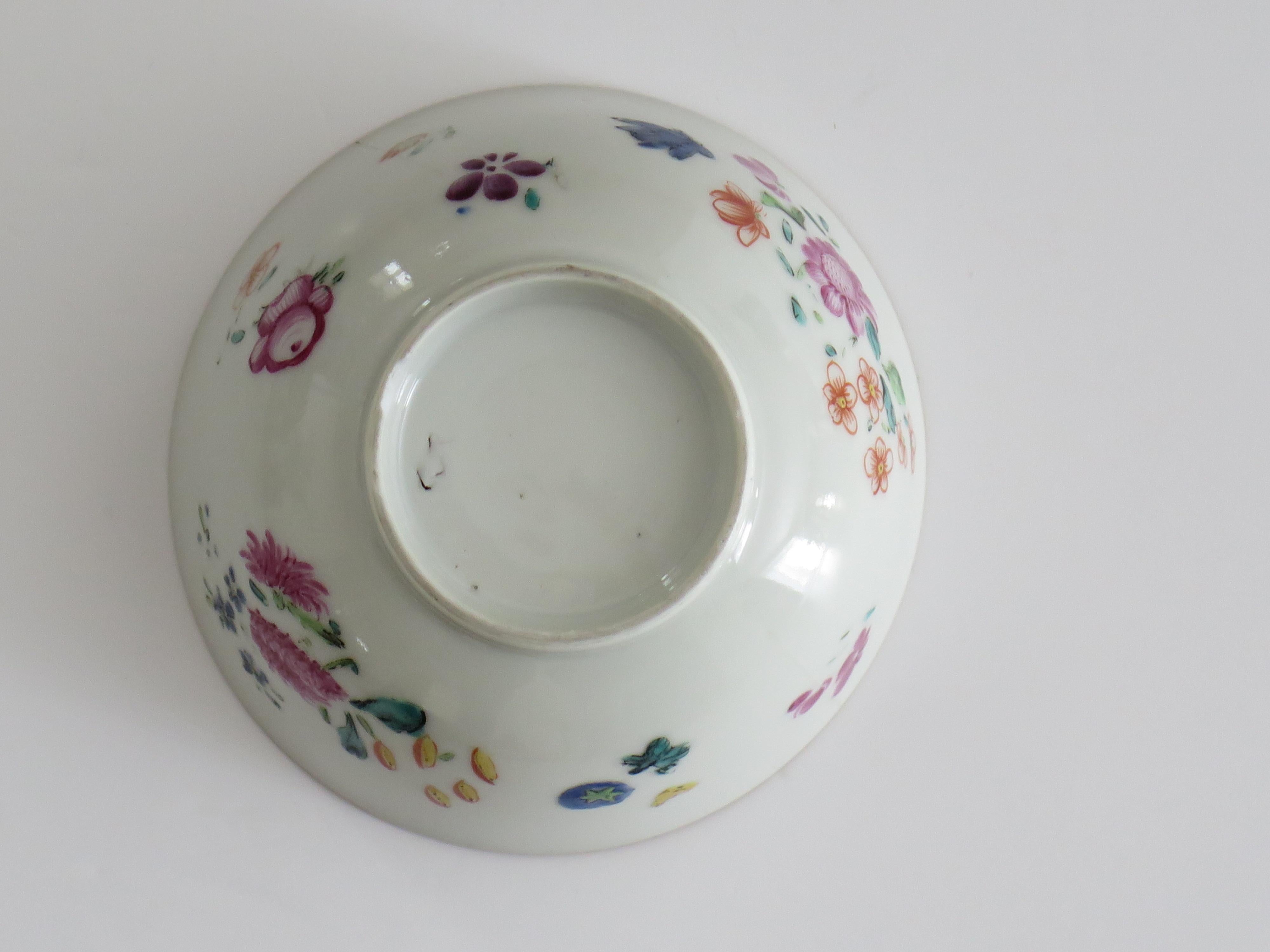 Chinese Export Porcelain Bowl Hand Painted Famille Rose, Qing Ca 1780 For Sale 9