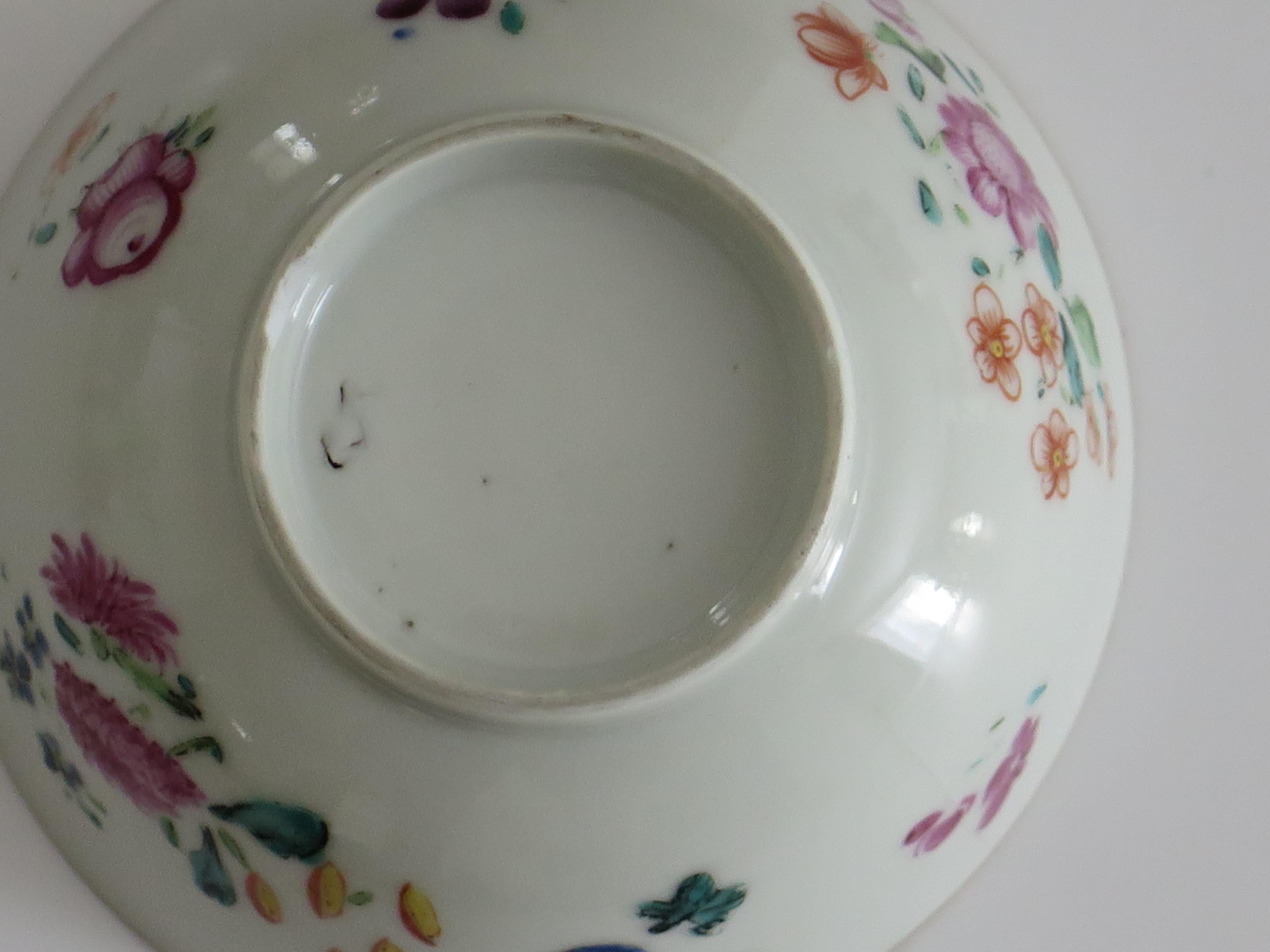 Chinese Export Porcelain Bowl Hand Painted Famille Rose, Qing Ca 1780 For Sale 10
