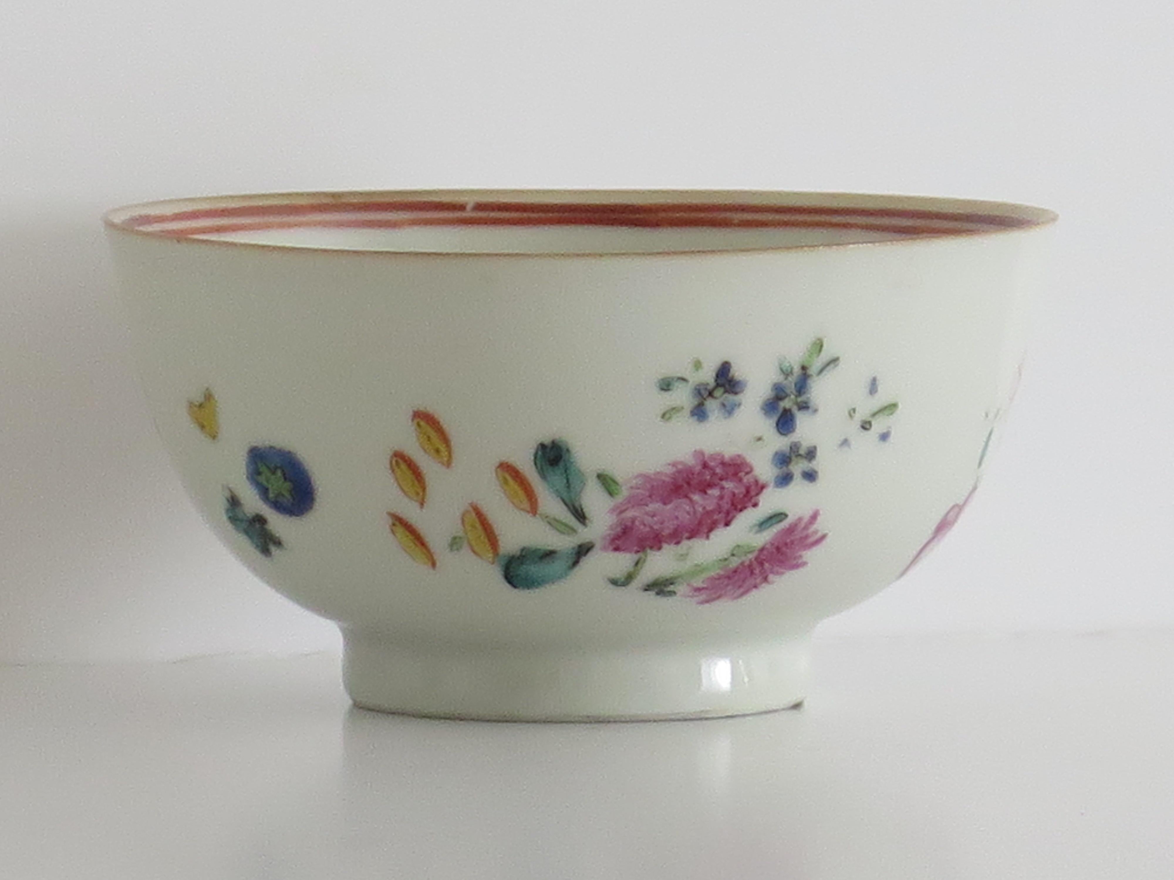Chinese Export Porcelain Bowl Hand Painted Famille Rose, Qing Ca 1780 For Sale 2
