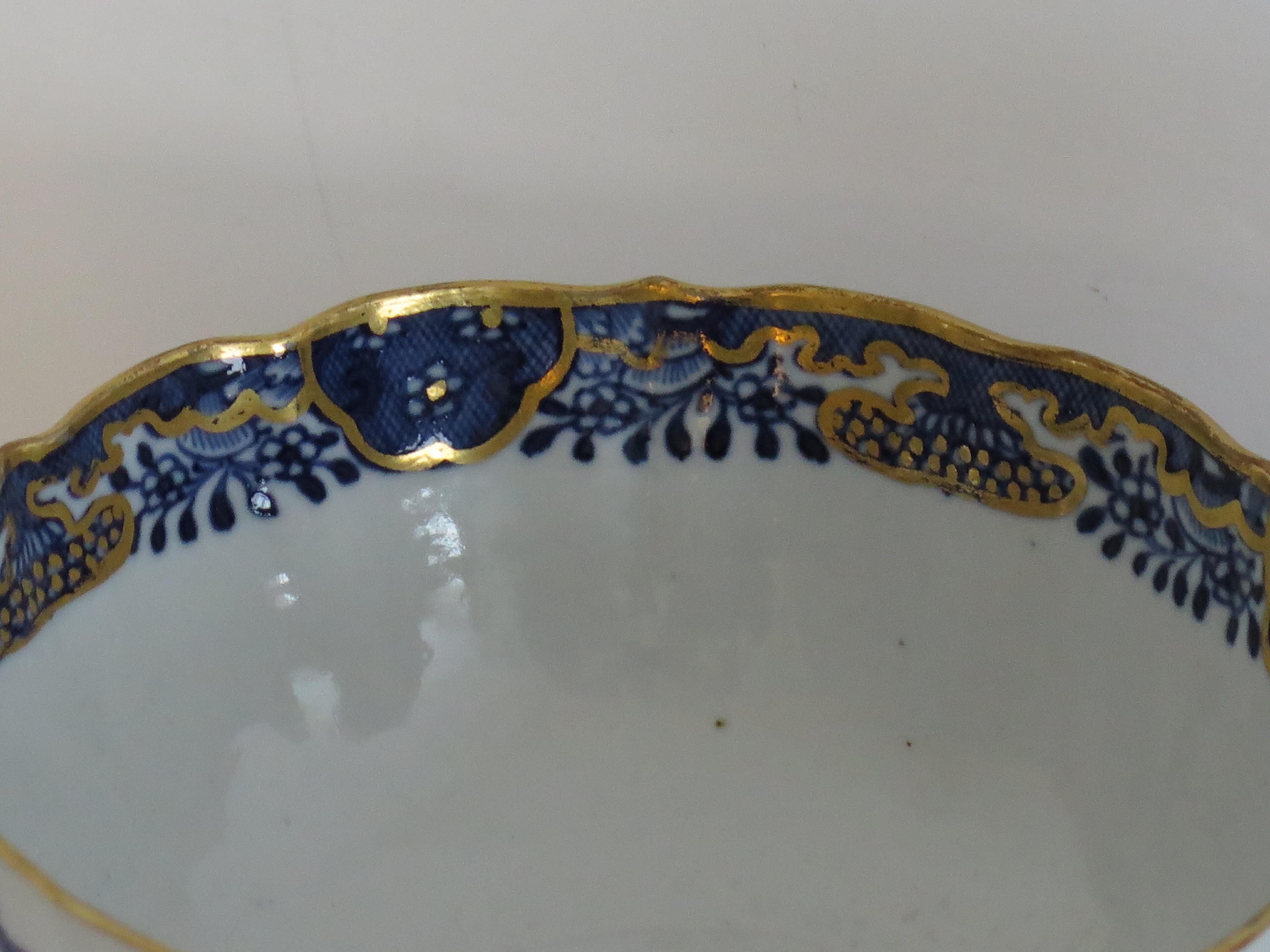Ciotola in porcellana cinese da esportazione dipinta a mano e dorata con scena di fiume, Qing 1785 ca. 3