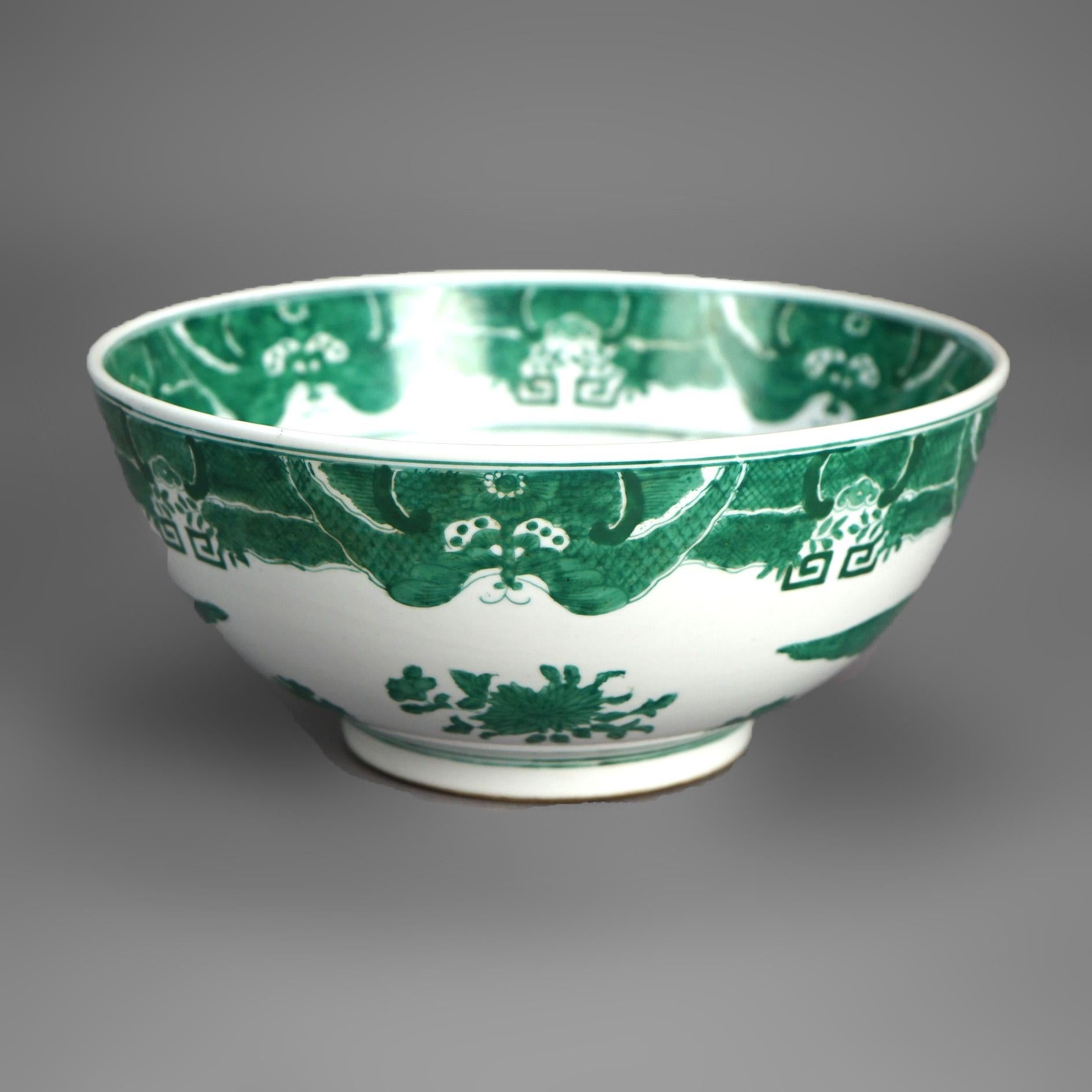 Chinese Export Porcelain Bowl with Eagle Design 20thC For Sale 3