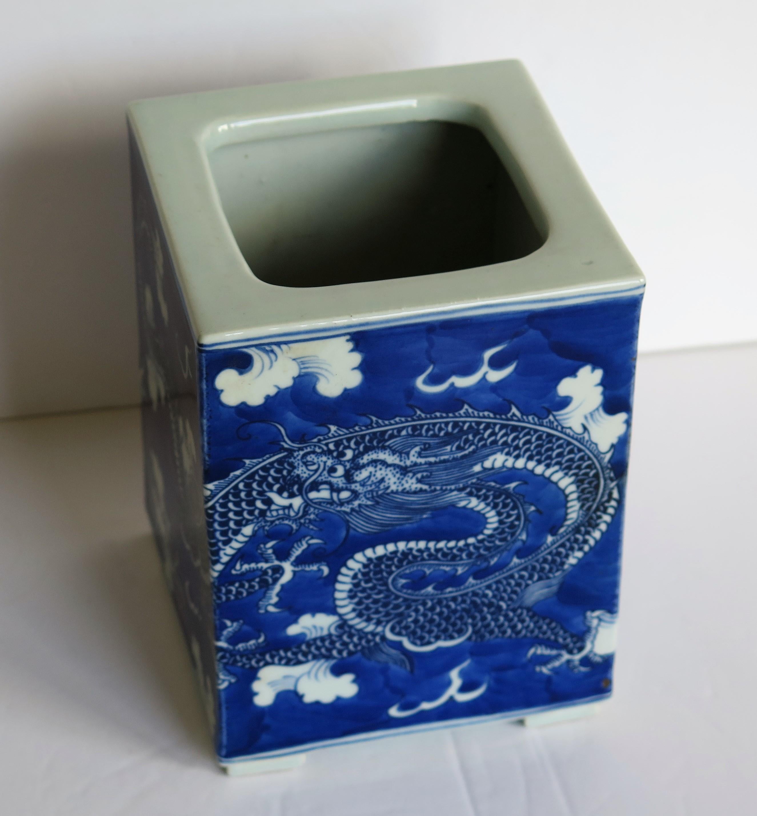 Chinese Export Porcelain Brush Pot Blue and White Hand Painted Dragons 5