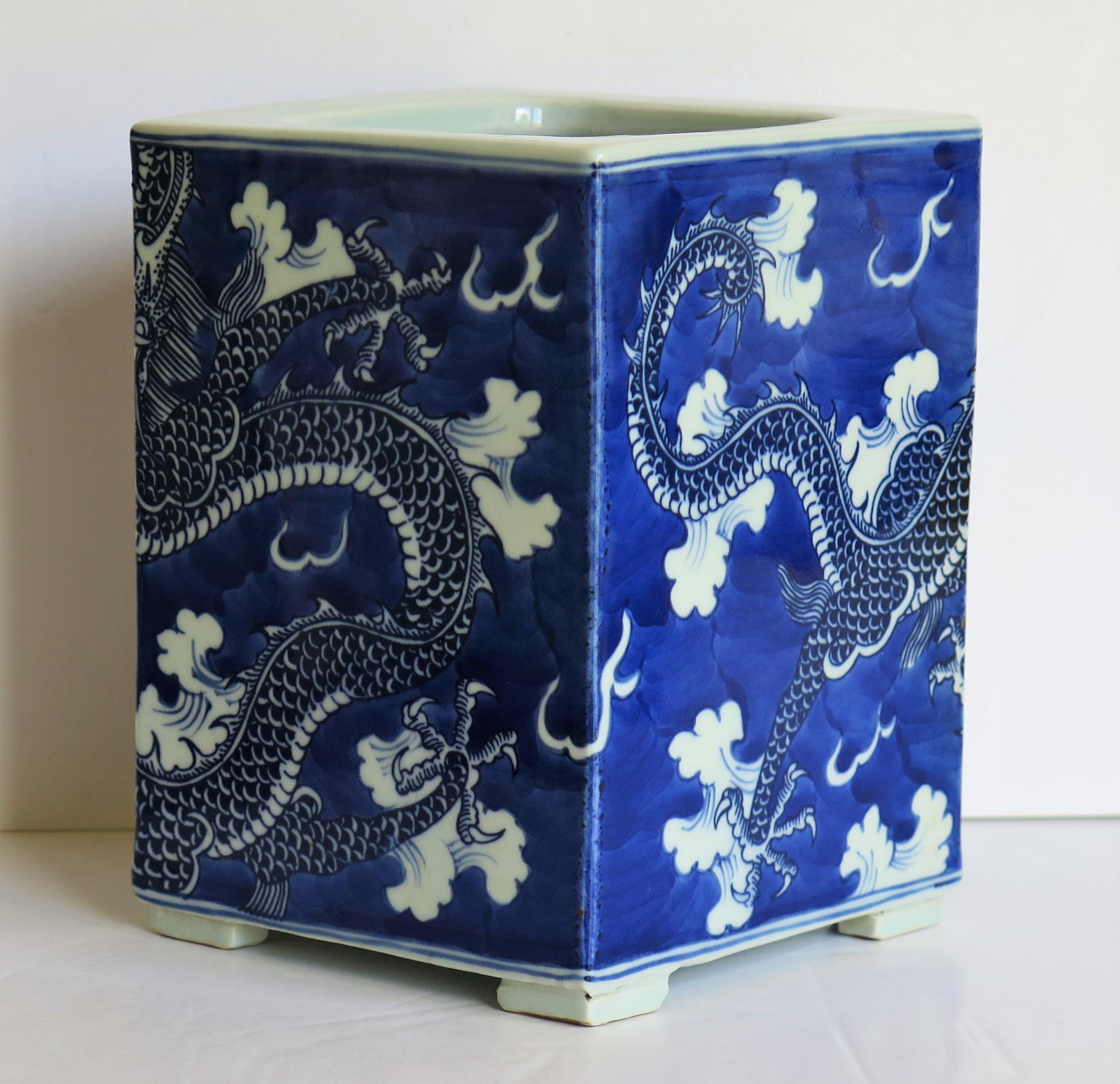 Chinese Export Porcelain Brush Pot Blue and White Hand Painted Dragons 9