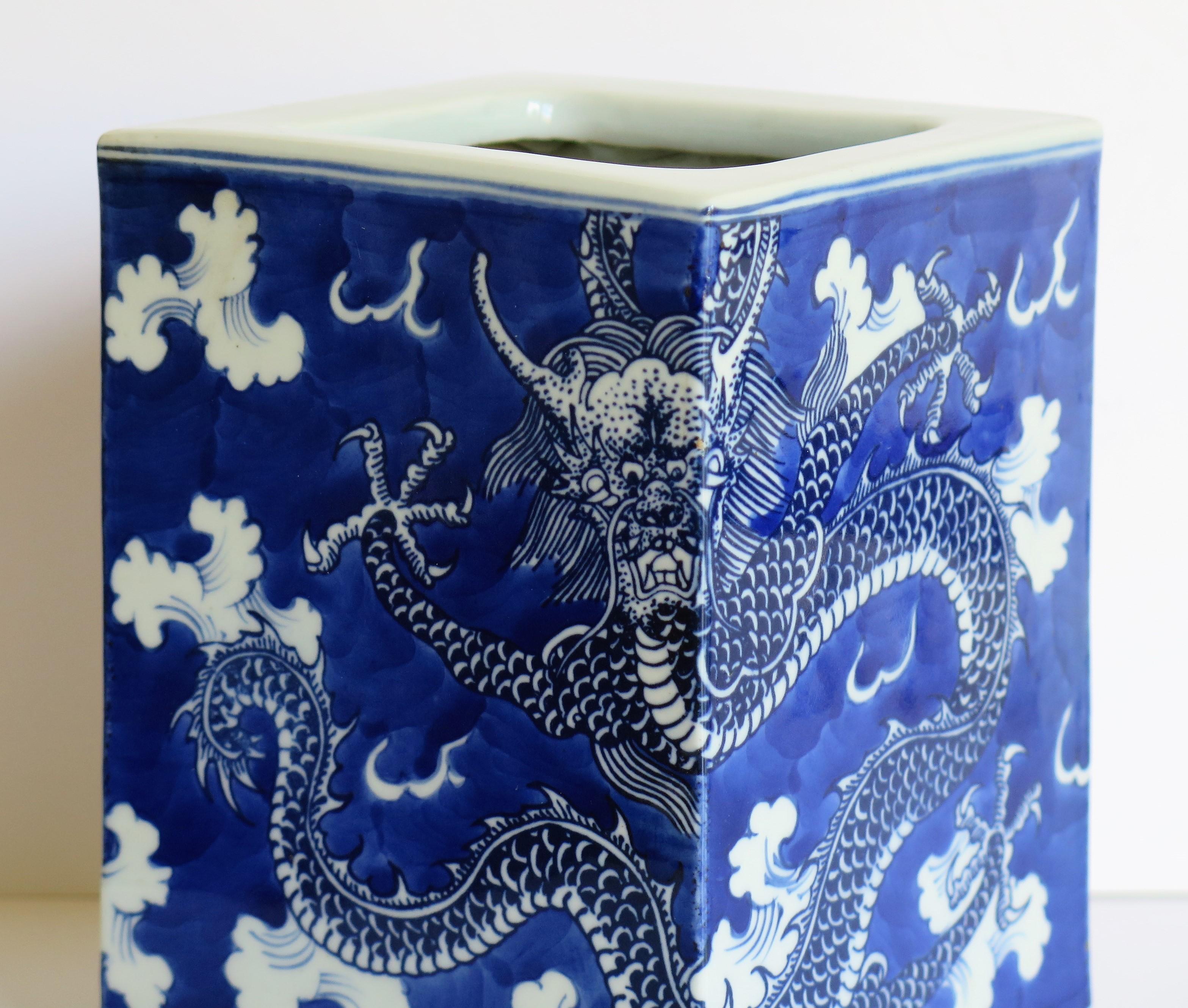 Chinese Export Porcelain Brush Pot Blue and White Hand Painted Dragons 10