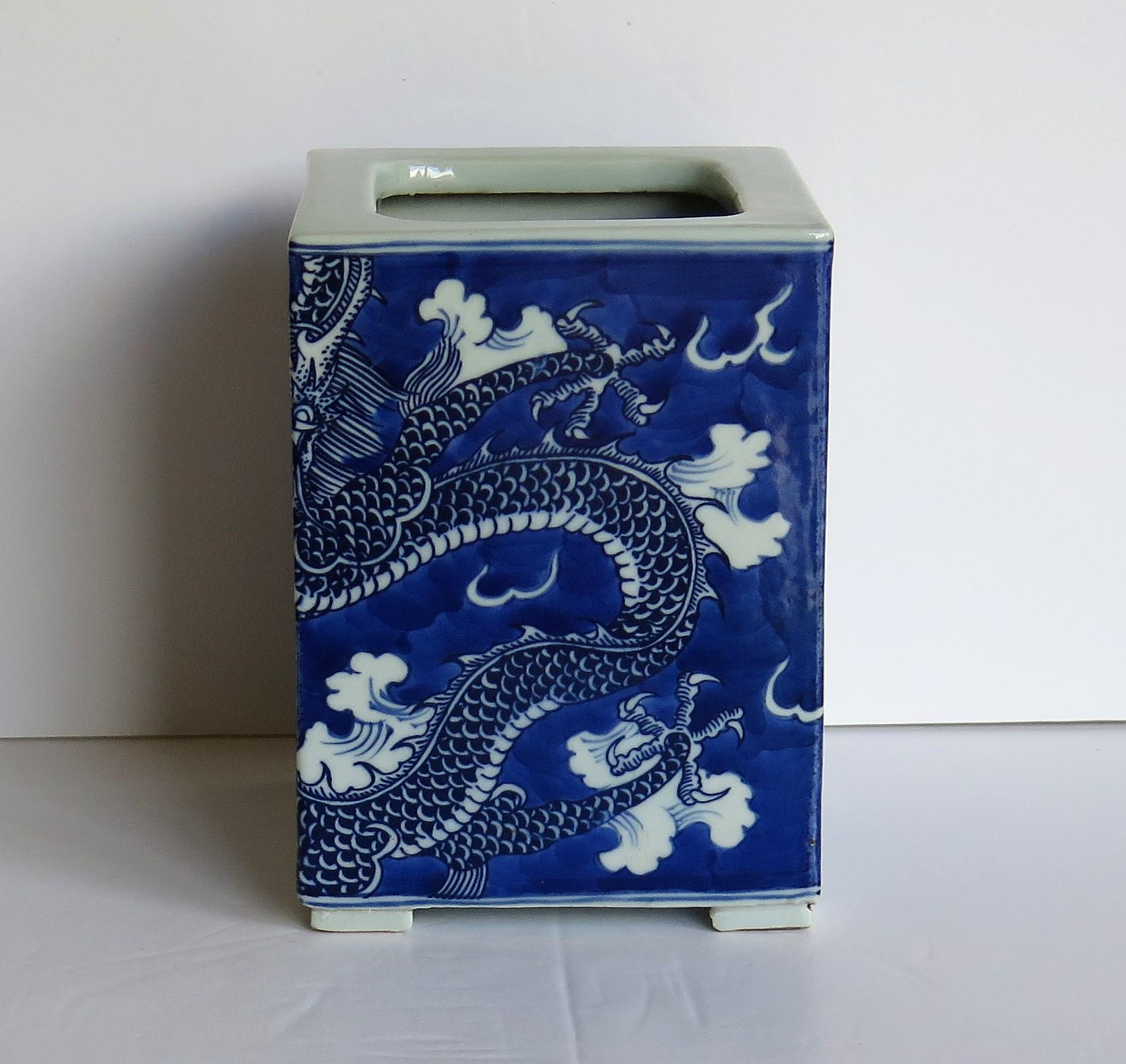 Hand-Painted Chinese Export Porcelain Brush Pot Blue and White Hand Painted Dragons