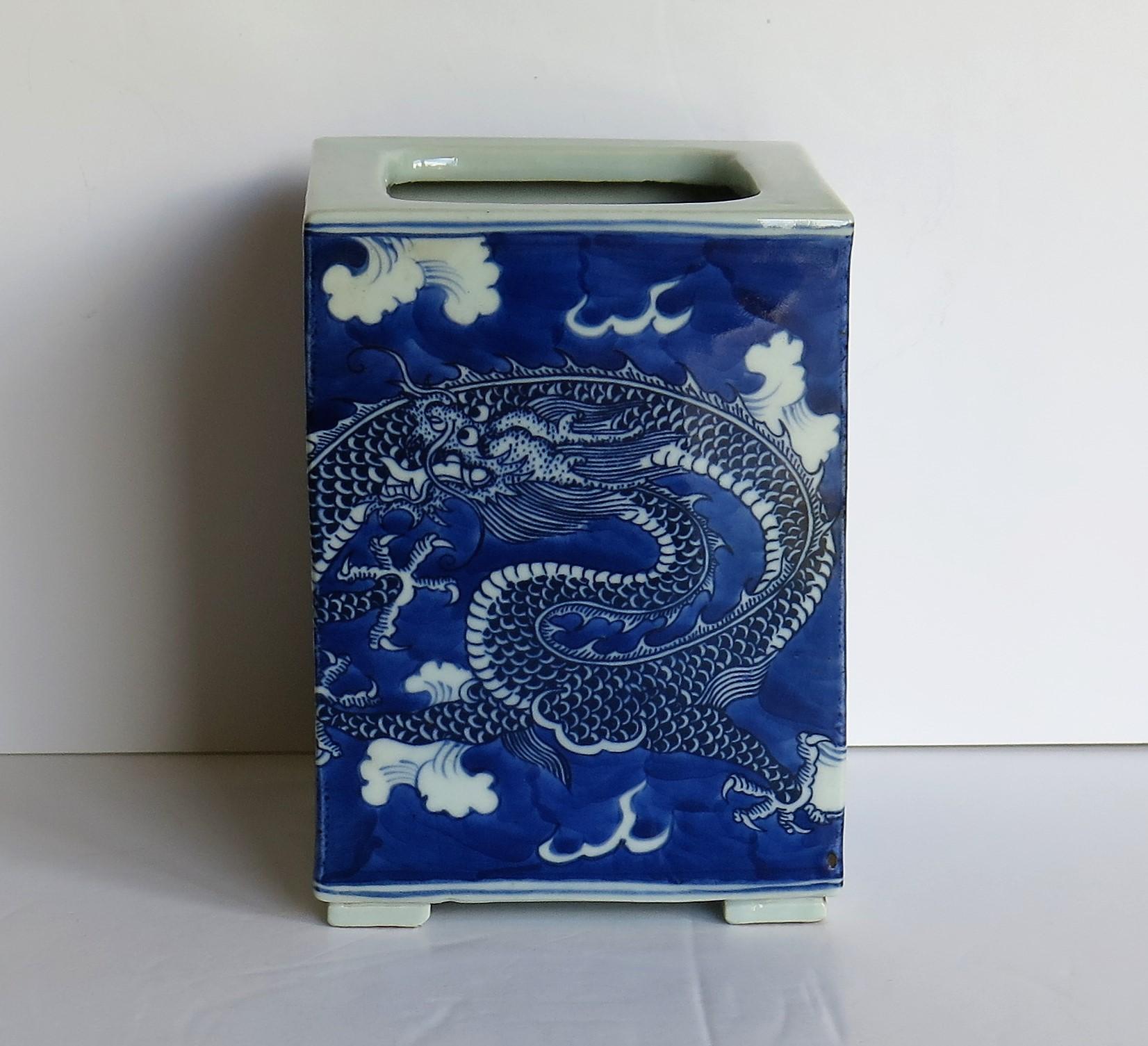 20th Century Chinese Export Porcelain Brush Pot Blue and White Hand Painted Dragons