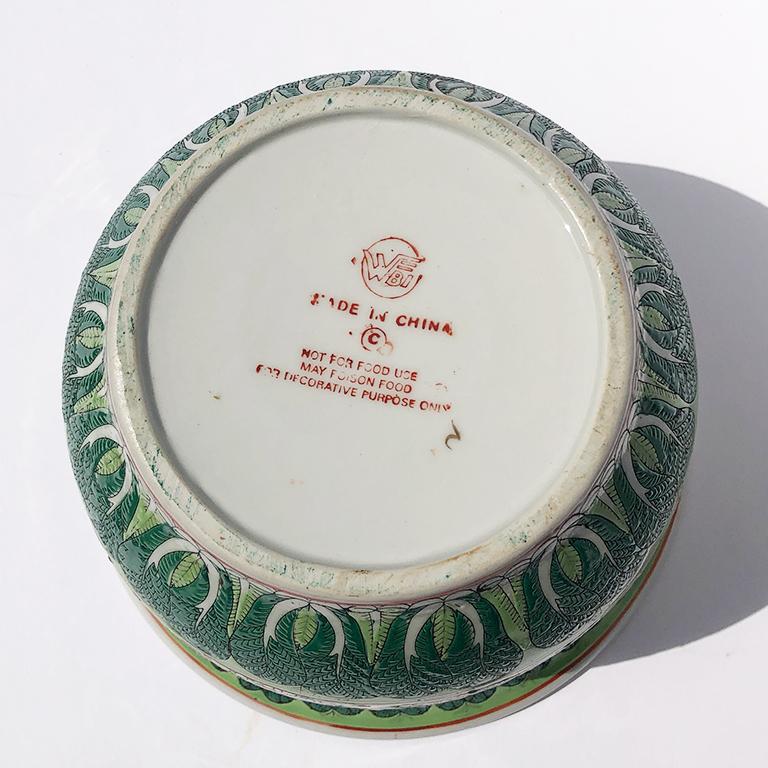 Chinese Export Porcelain Ceramic Famille Vert Rose Green Gold Pot, 19th Century 1