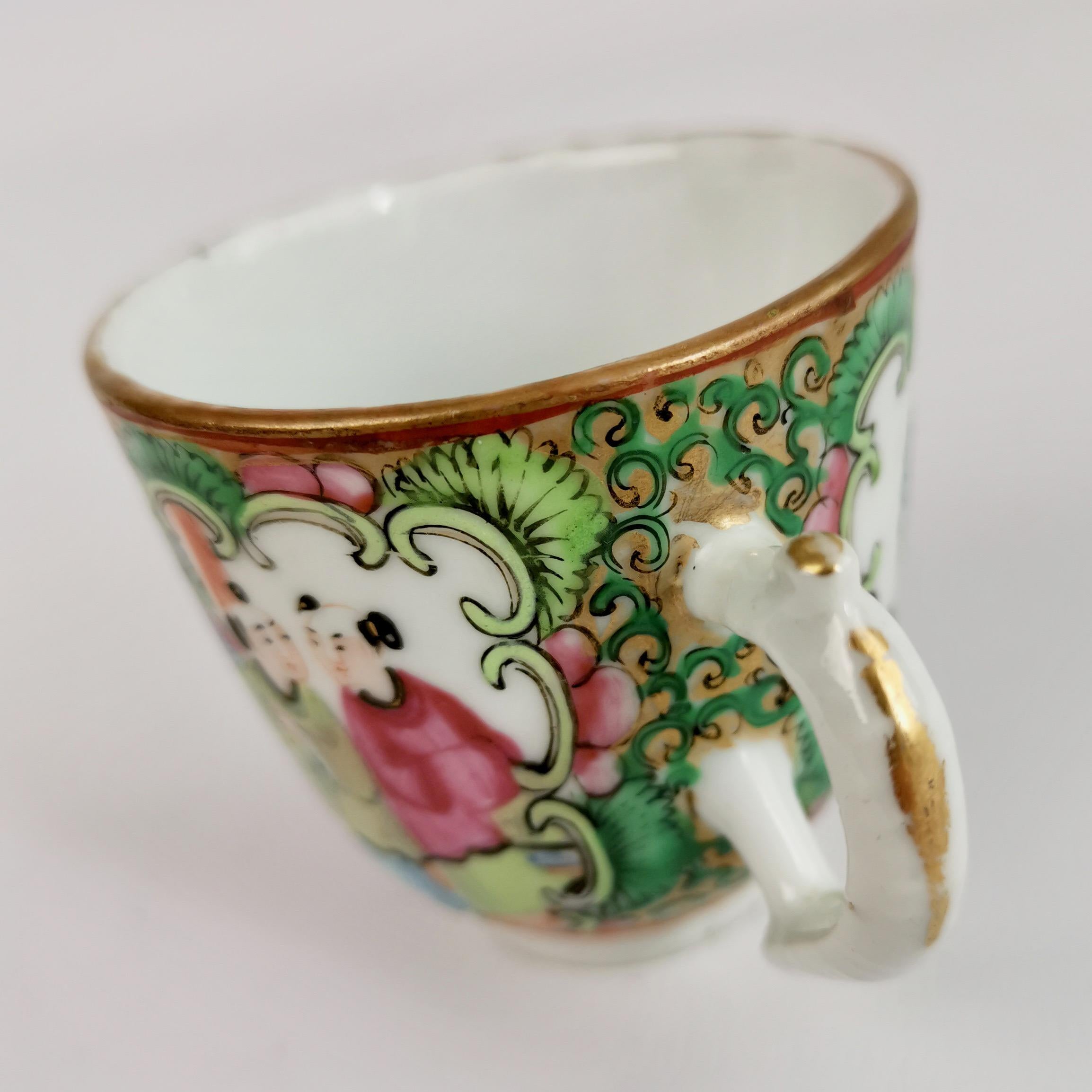 Chinese Export Porcelain Coffee Cup, Famille Verte, Qianlong, 1760-1780 5