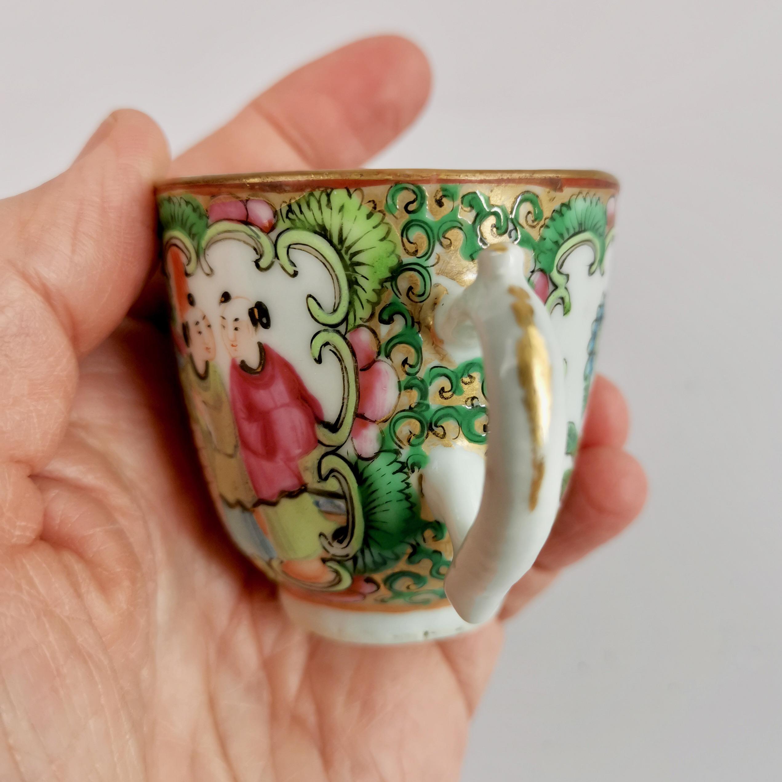 Chinese Export Porcelain Coffee Cup, Famille Verte, Qianlong, 1760-1780 7