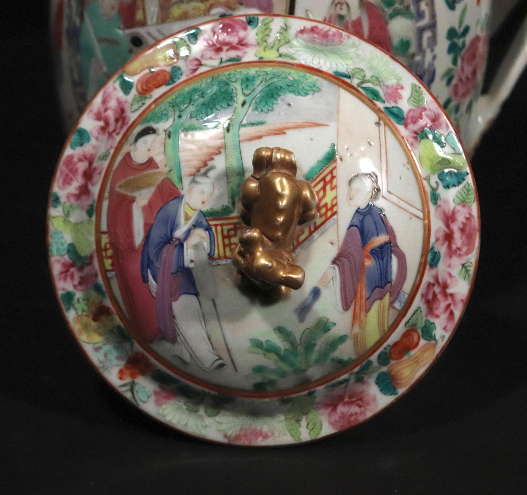 Chinese Export Porcelain Covered Rose Mandarin Cider Jug For Sale 4