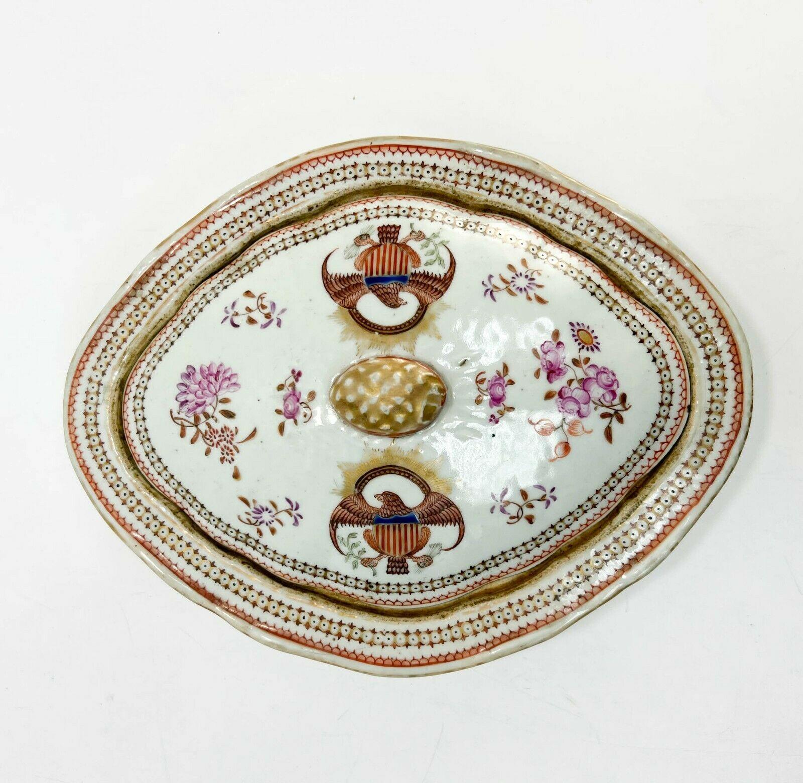 Chinese Export Porcelain Covered Serving Bowl, American Eagles, circa 1820

Oval-shaped bowl decorated with American eagles with shields and florals to the lid. Gilt accents. Finial lid. Red, brown, and gilt patterns to the edges. 

Additional