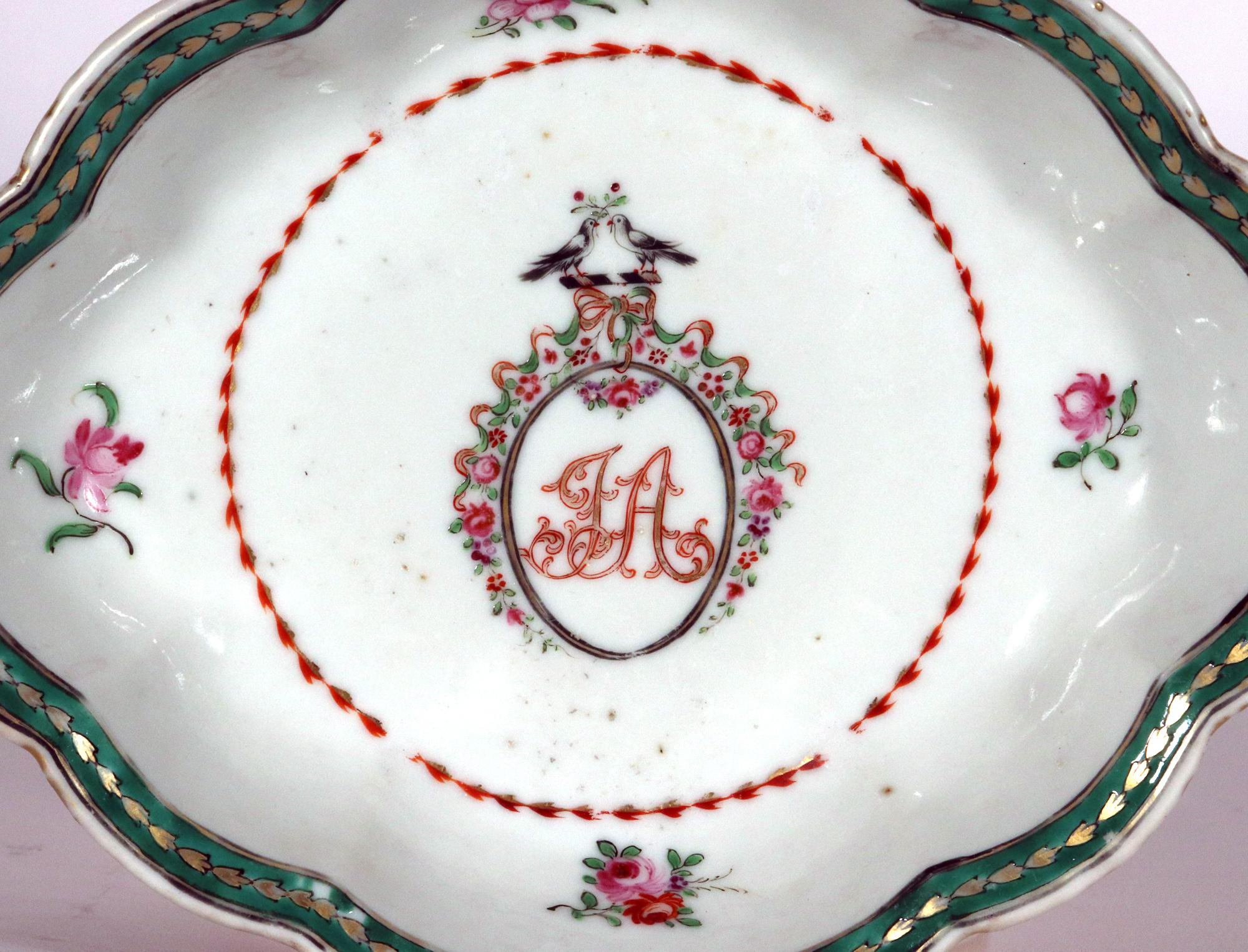 Chinese Export Porcelain Deep Dish with 