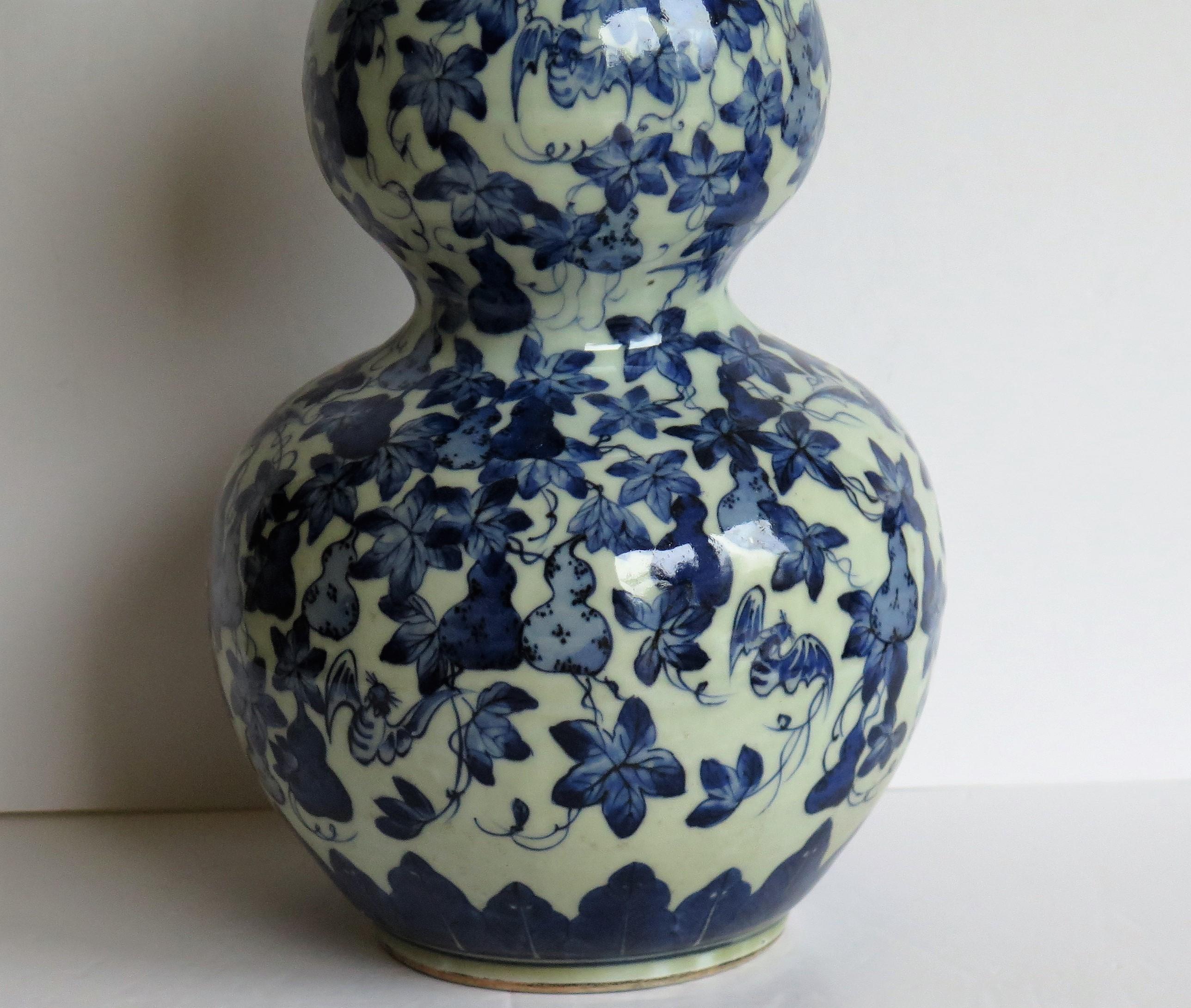 antique chinese porcelain vase