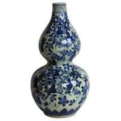 Chinese Export Porcelain Vase Blue & White Hand Painted 34cm tall Mid 19thC Qing