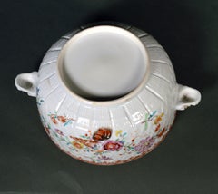 Chinese Export Porcelain Famille Rose Basket Weave-Ground Écuelles and Covers
