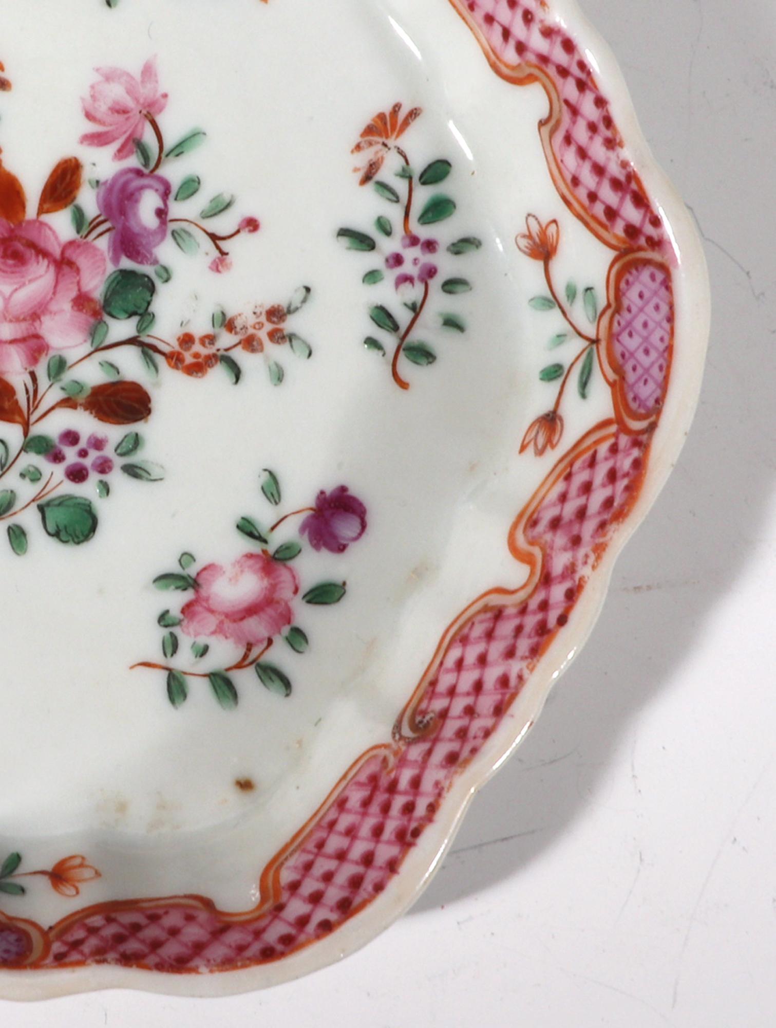 Soporte para Tetera Botánica de Porcelana China de Exportación Famille Rose finales del siglo XVIII en venta
