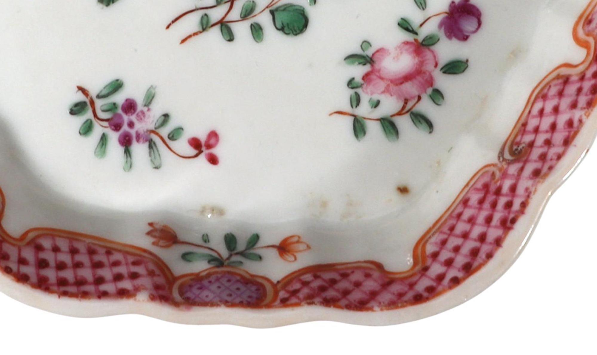 Soporte para Tetera Botánica de Porcelana China de Exportación Famille Rose en venta 2