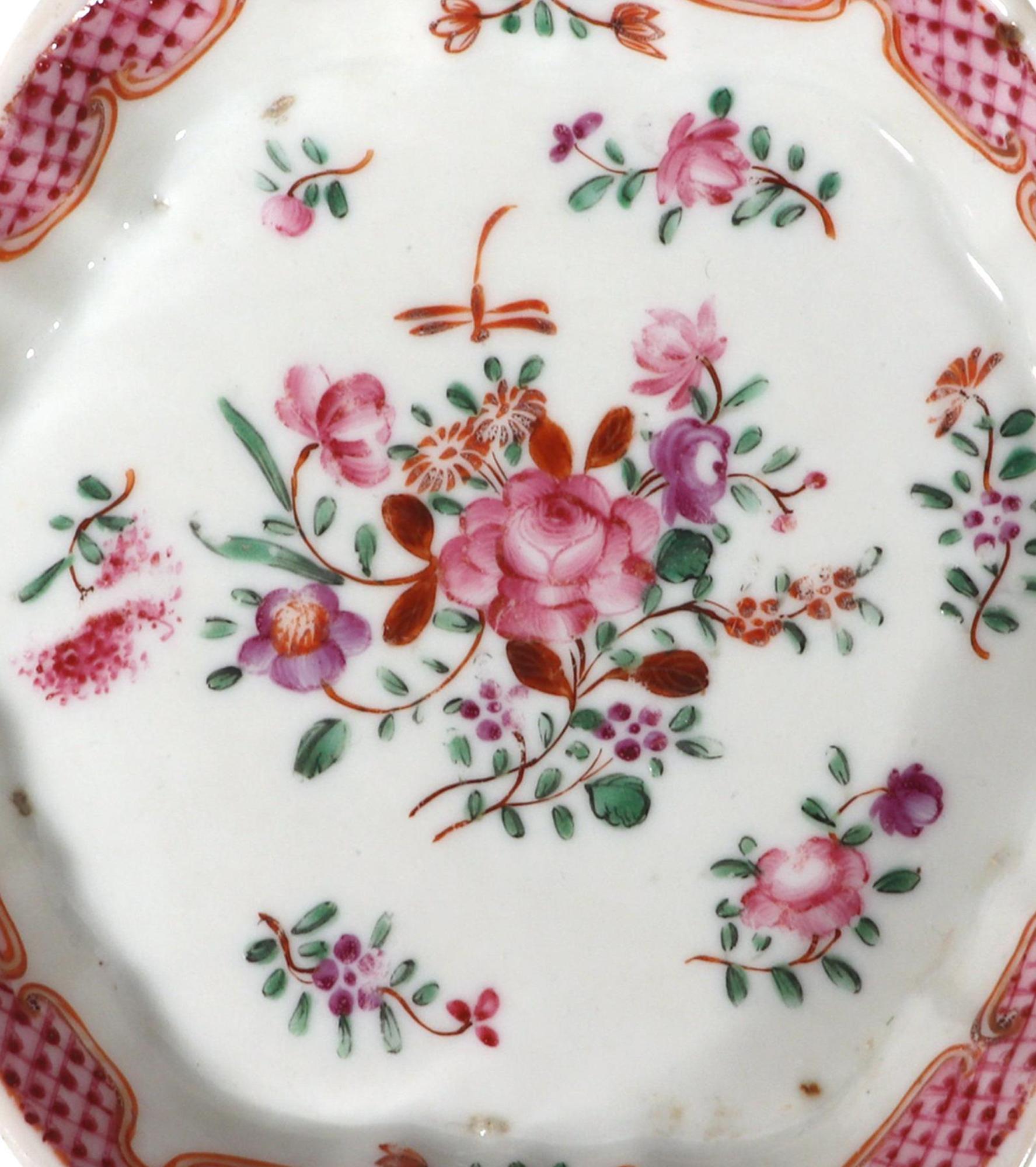 Soporte para Tetera Botánica de Porcelana China de Exportación Famille Rose en venta 3