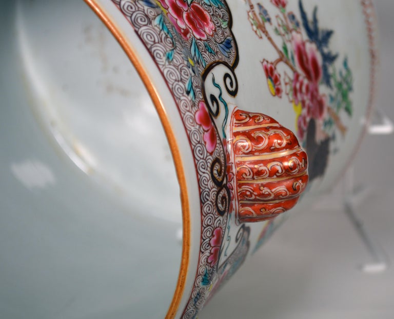 Chinese Export Porcelain Famille Rose Cachepot, circa 1750-1760 For Sale 1