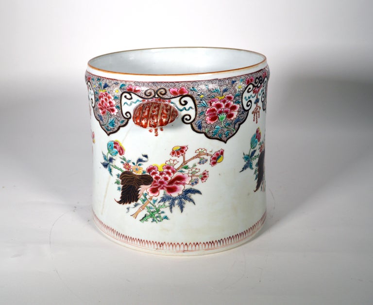 Chinese Export Porcelain Famille Rose Cachepot, circa 1750-1760 For Sale 3
