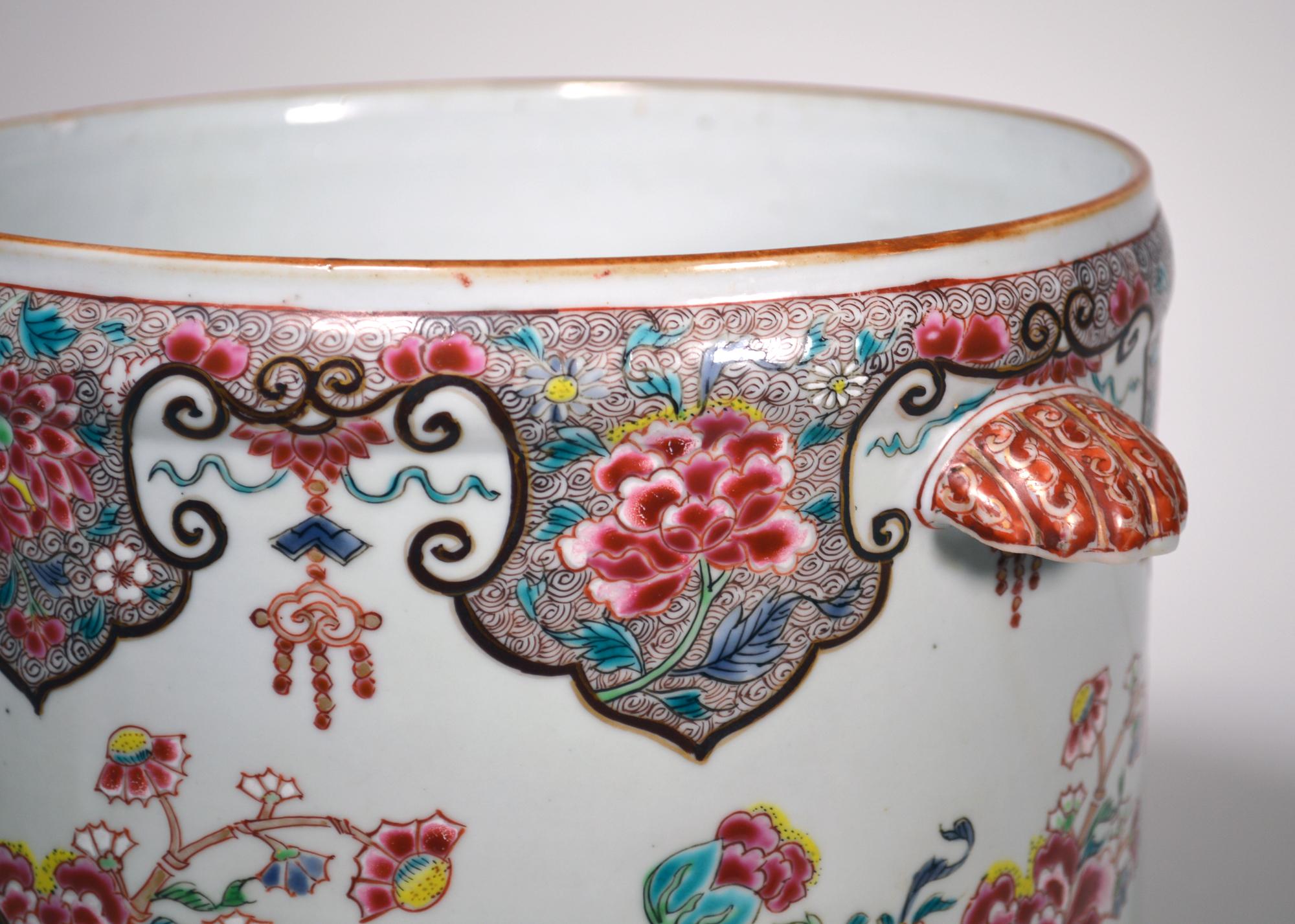 18th-century Chinese Export Porcelain Large Famille Rose Cachepot For Sale 2