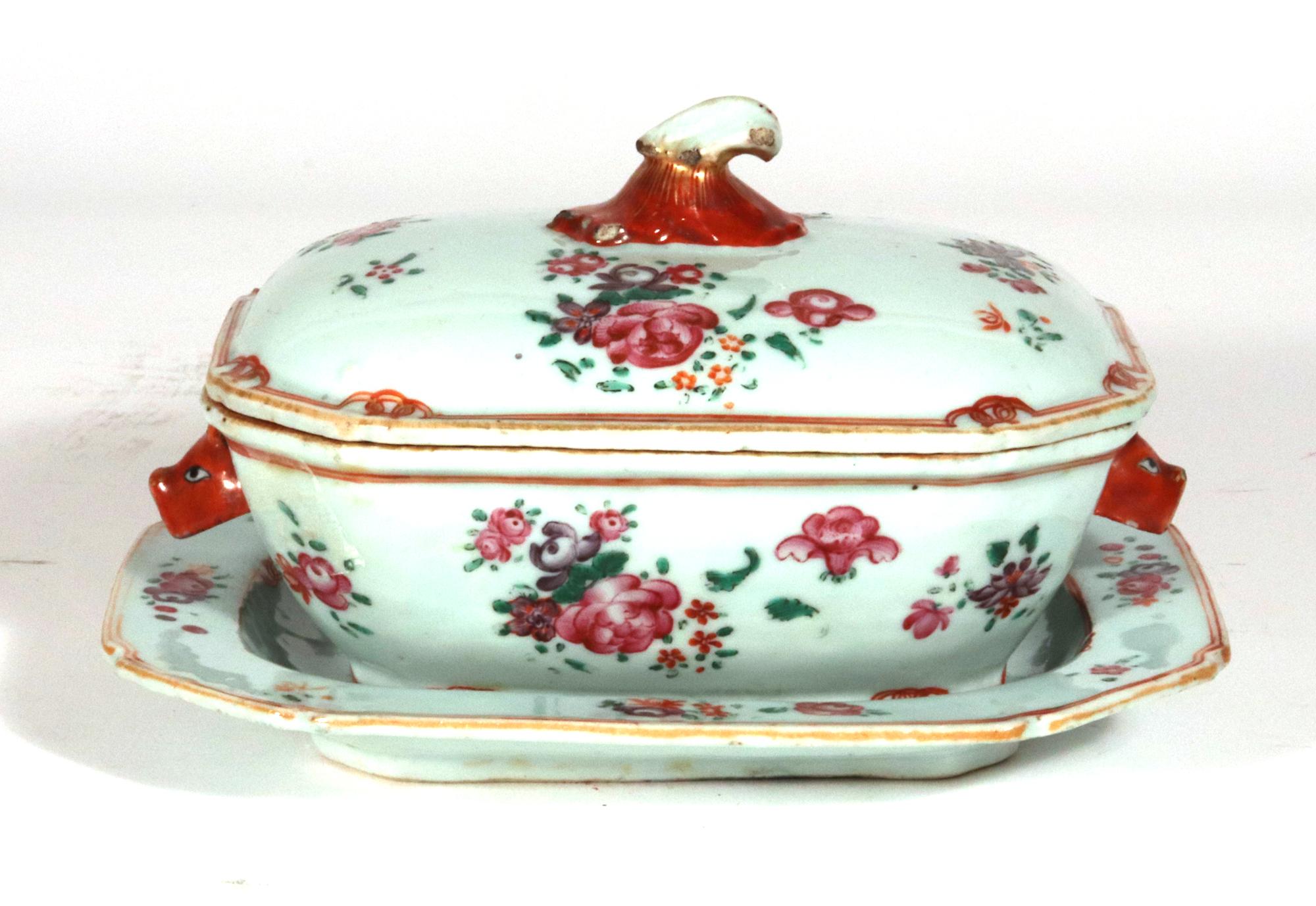 Chinese Export Porcelain Famille Rose Sauce Tureens, Covers & Stands For Sale 6