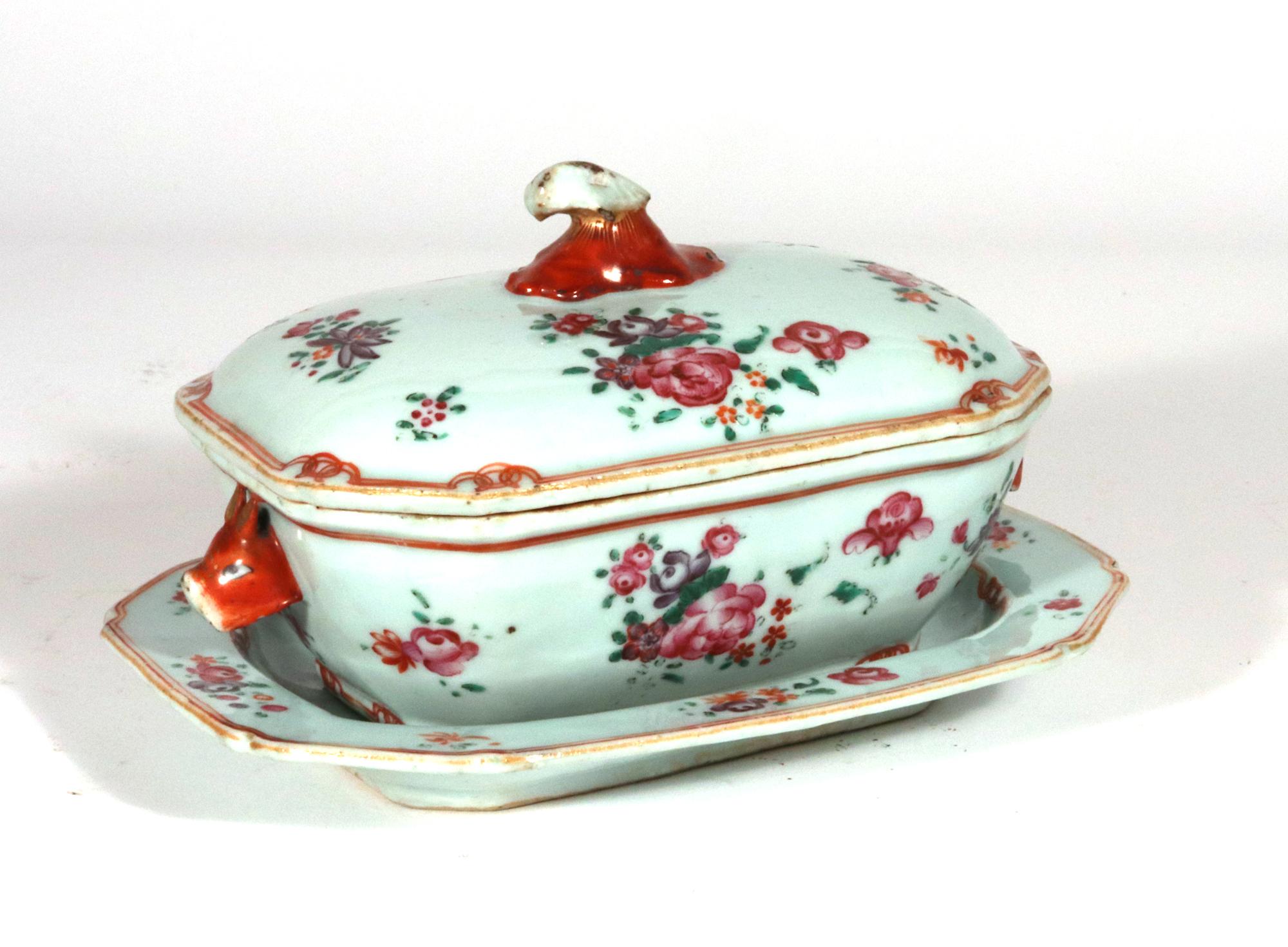 Chinese Export Porcelain Famille Rose Sauce Tureens, Covers & Stands For Sale 8