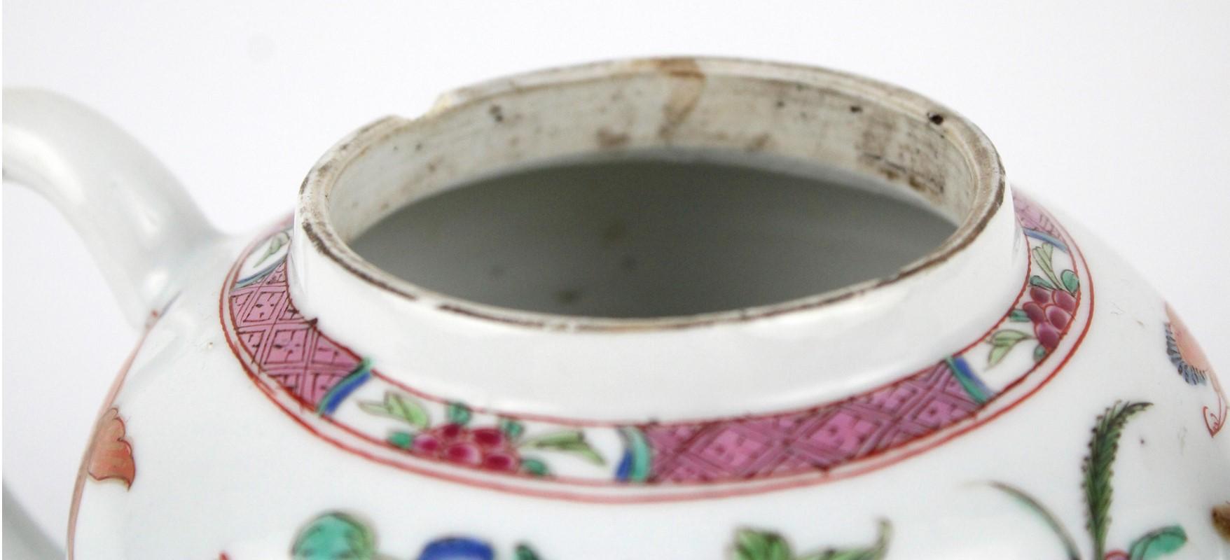 Tetera y tapa de porcelana china de exportación Famille Rose en venta 1