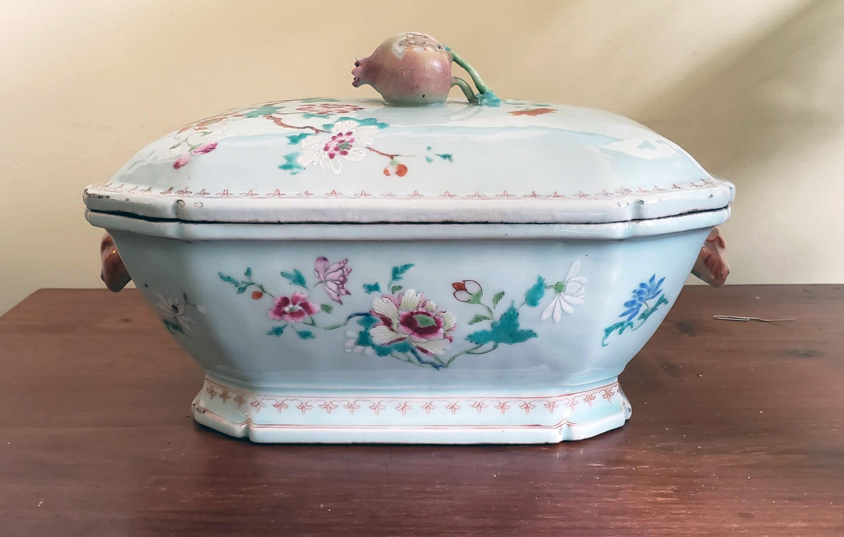 Chinese Export Porcelain Famille Rose Tureen and Cover, circa 1750-1765 4