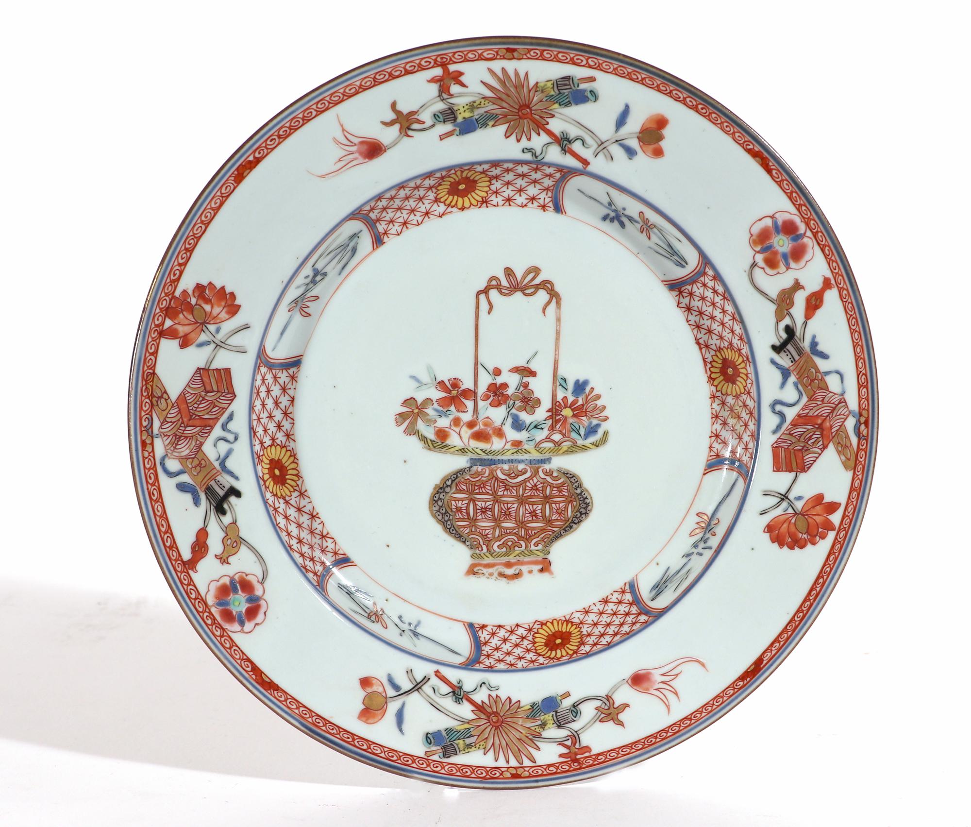 Chinese Export Porcelain Famille Rose-Verte Plates Painted with A Flower Basket For Sale 3