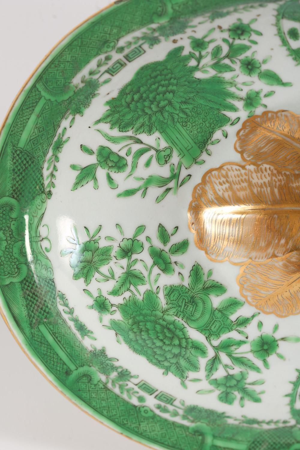 Chinesische Export-Porzellanterrine mit Fitzhugh-Muster Terrine, Deckel und Unterteller (Handbemalt) im Angebot
