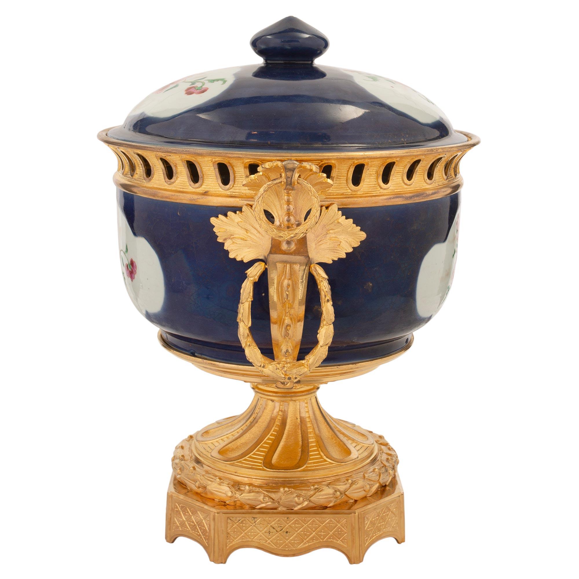 Chinese Export Porcelain & French 19th Century Louis XVI St. Ormolu Centerpiece For Sale 1