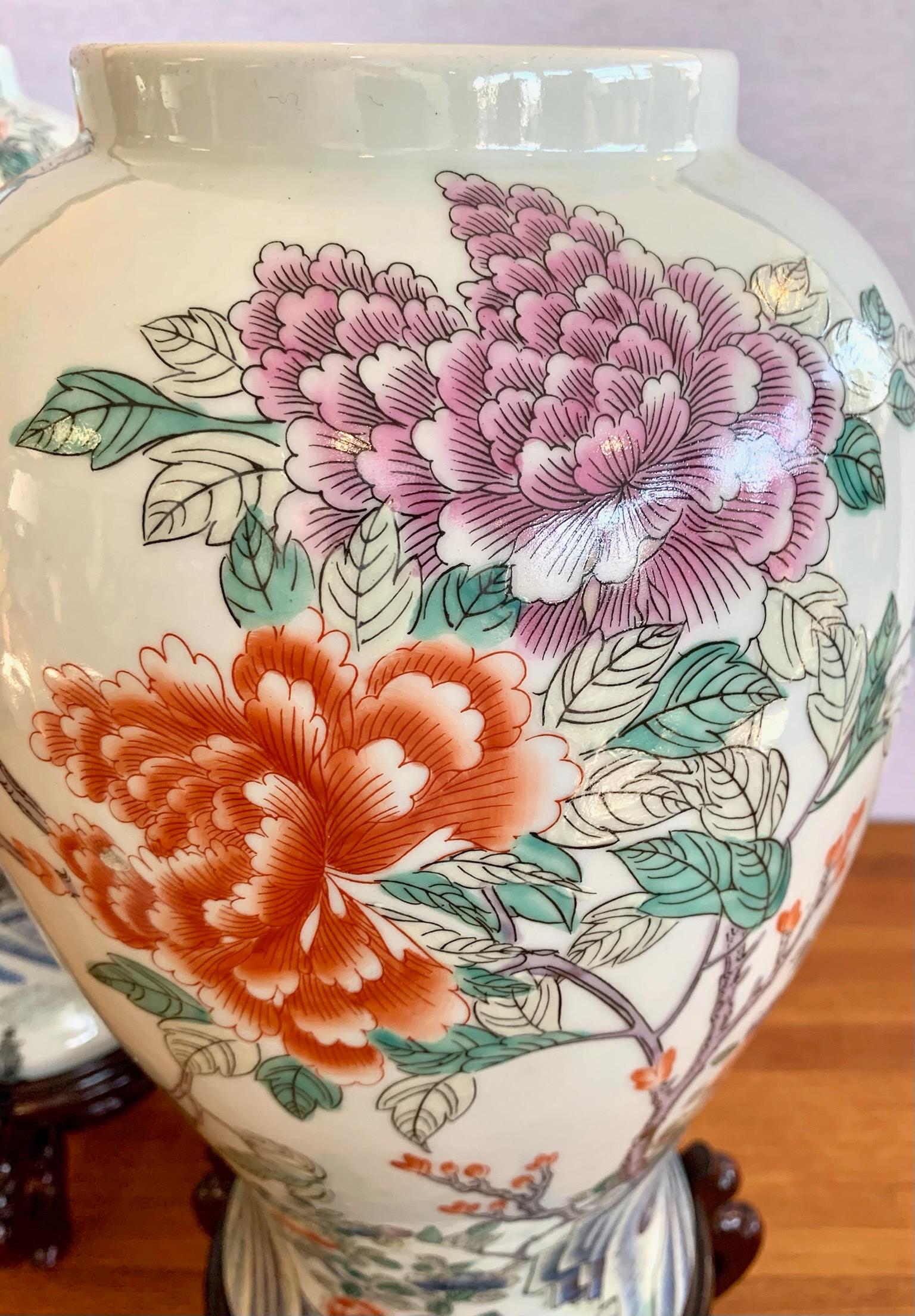 Chinese Export Porcelain Ginger Jars with Peonies, Matching Pair 3