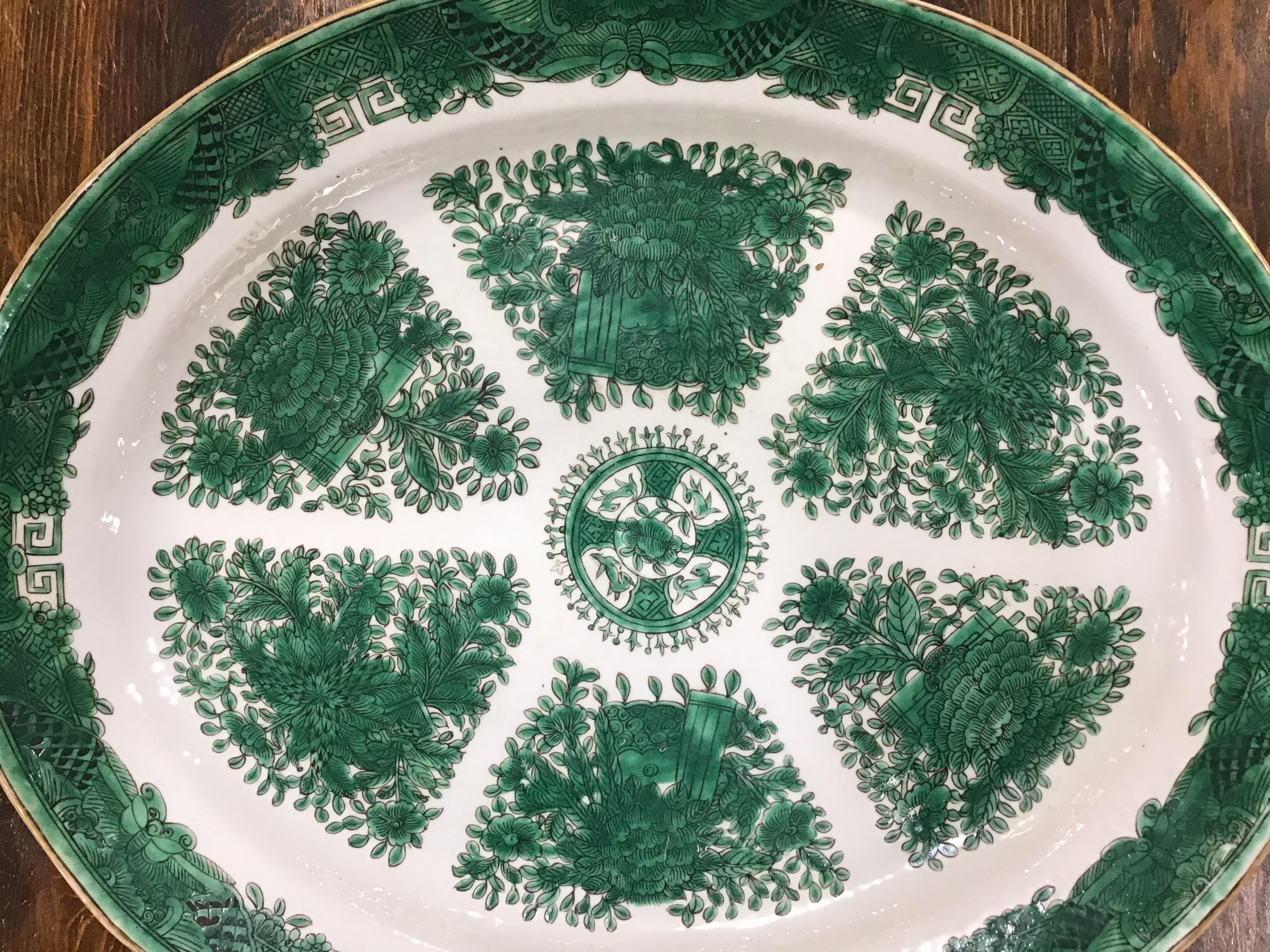 Chinese Export Porcelain Green Fitzhugh Platter In Good Condition In Bradenton, FL