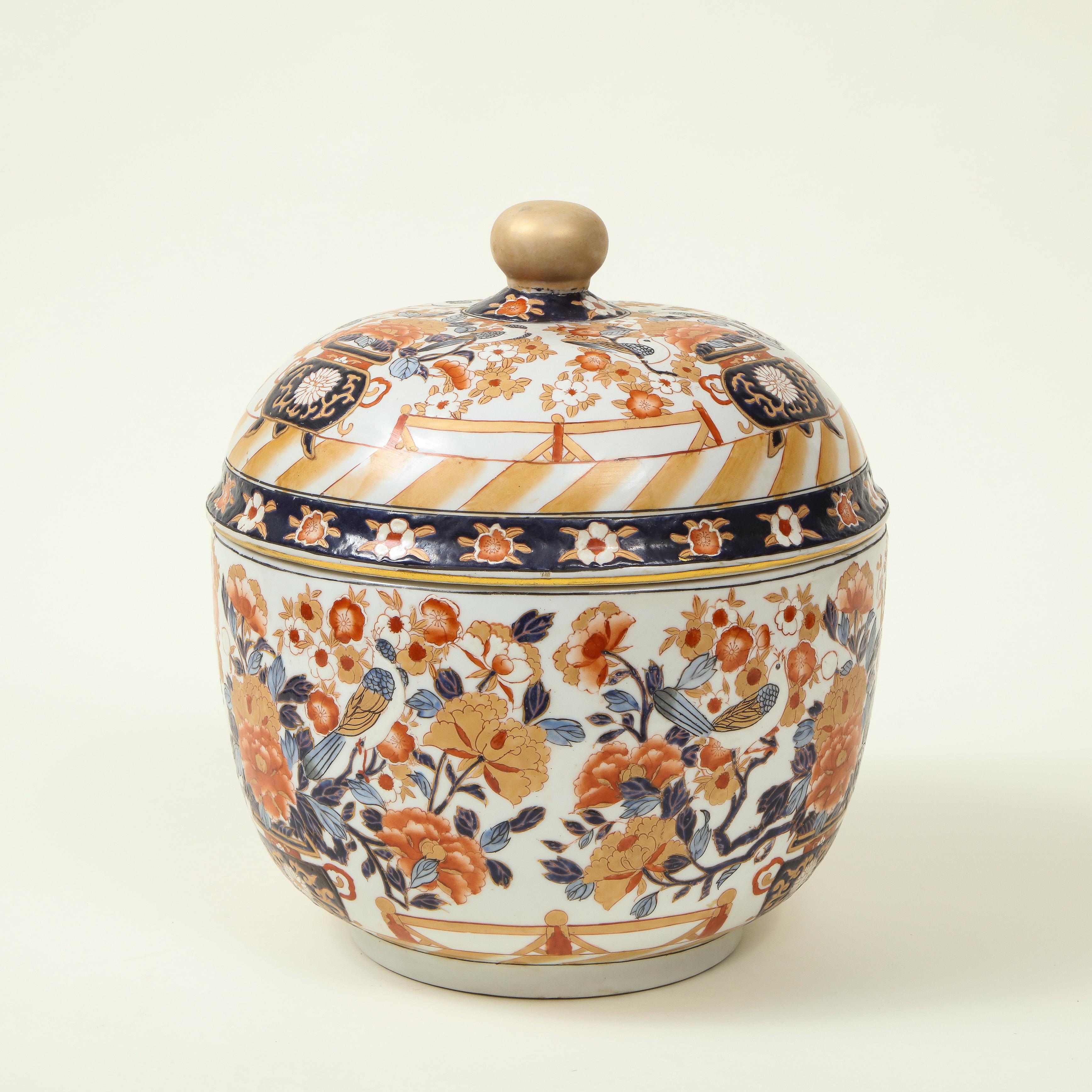 Chinese Export Porcelain Imari Covered Tureen 1