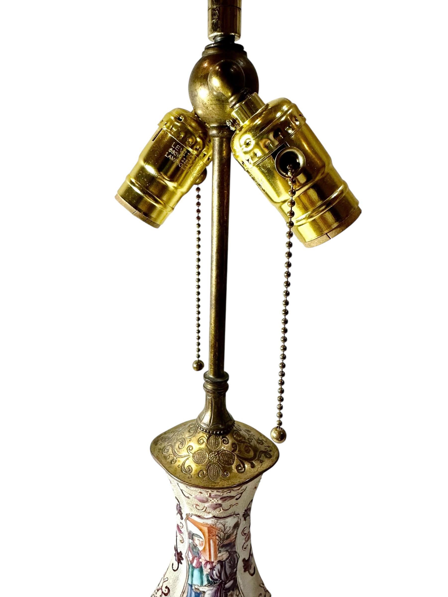 Lampe en porcelaine d'exportation chinoise en vente 1