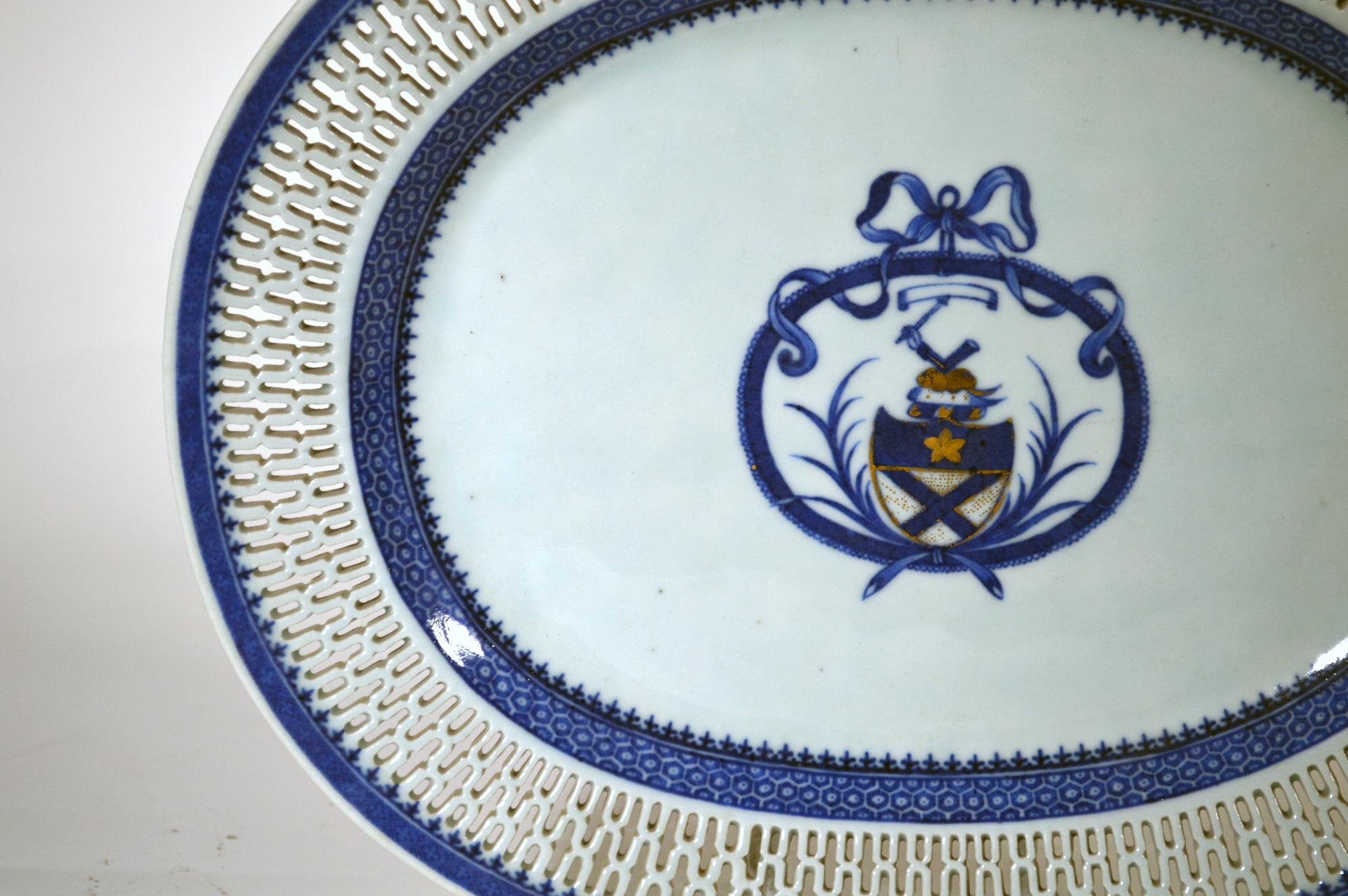 Chinese Export Porcelain Large Armorial Blue & White Openwork Dishes, Bruce Arms In Good Condition In Downingtown, PA
