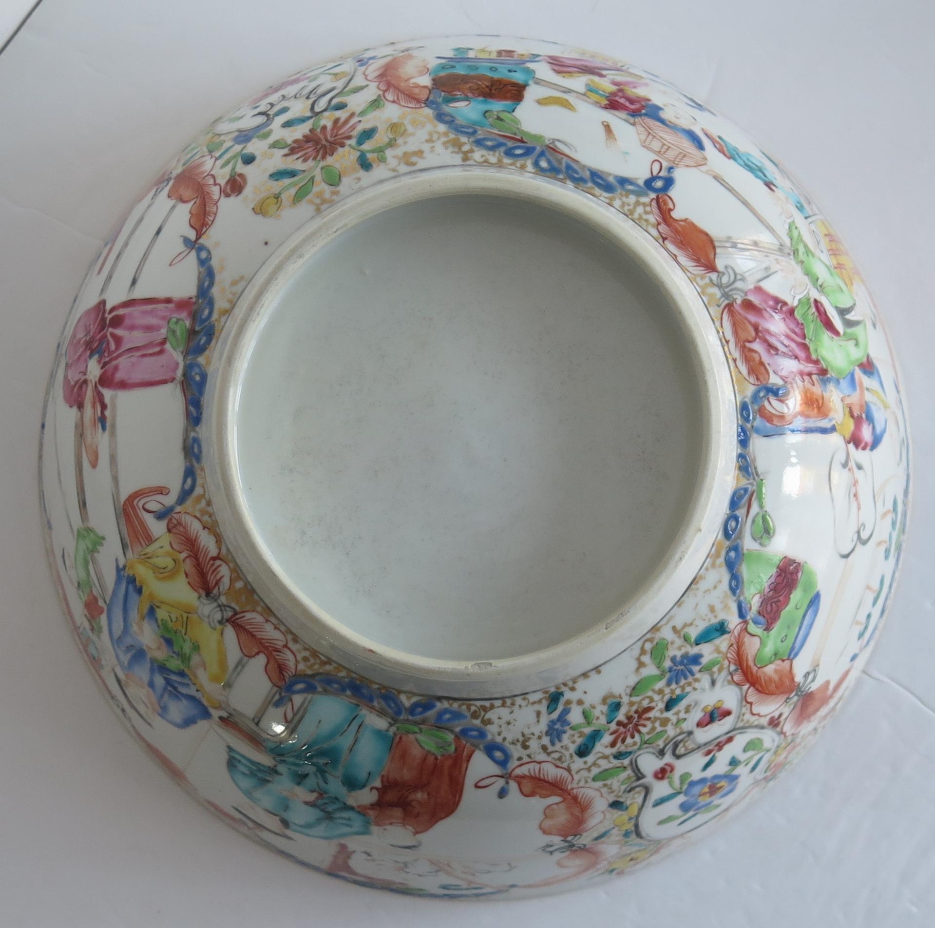 Large Chinese Export Porcelain Bowl Finely Hand Painted, Qing Qianlong Ca 1770 6