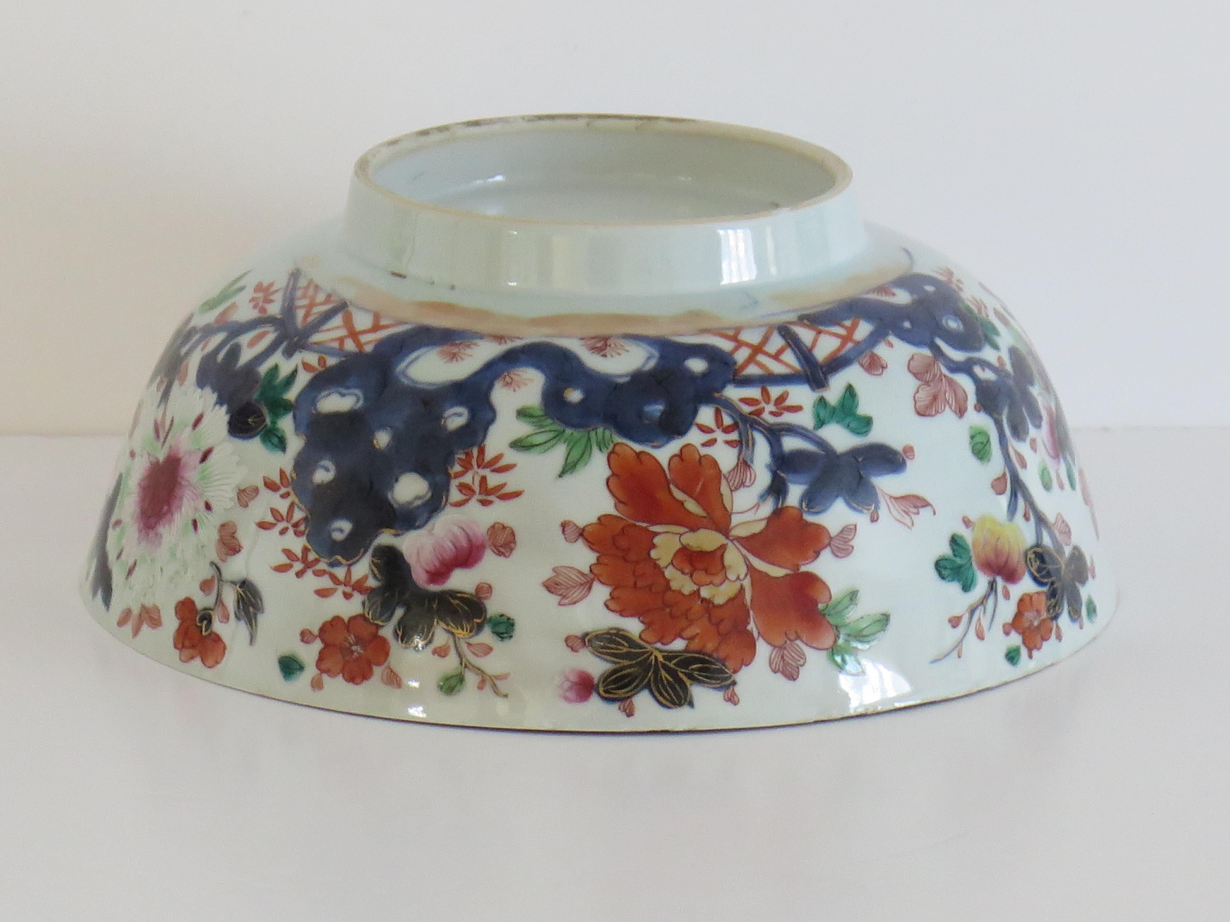 Chinese Export Porcelain Large Bowl Hand Painted Famille Rose, Qing Ca 1750 For Sale 6
