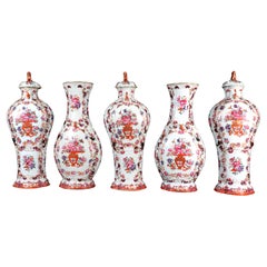 Grande garniture de vases Famille Rose en porcelaine d'exportation chinoise