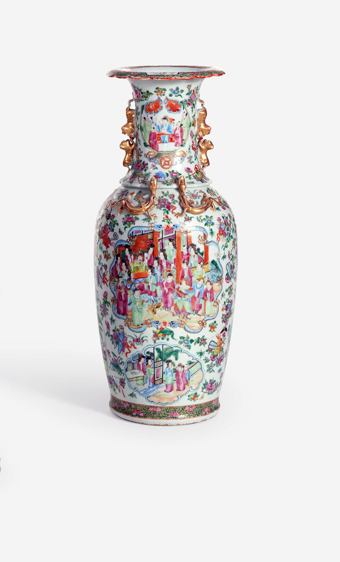 Porcelaine Grands vases à médaillons roses en porcelaine d'exportation chinoise en vente