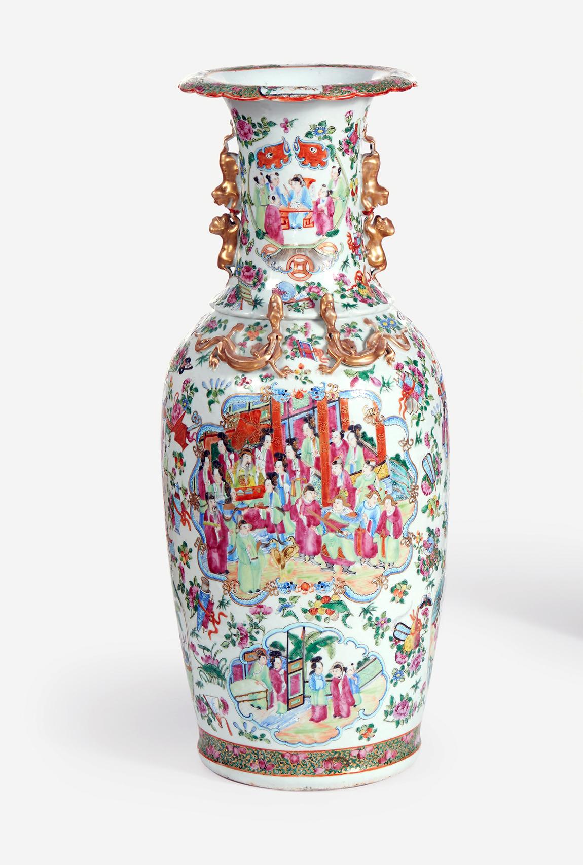 Grands vases à médaillons roses en porcelaine d'exportation chinoise en vente 1