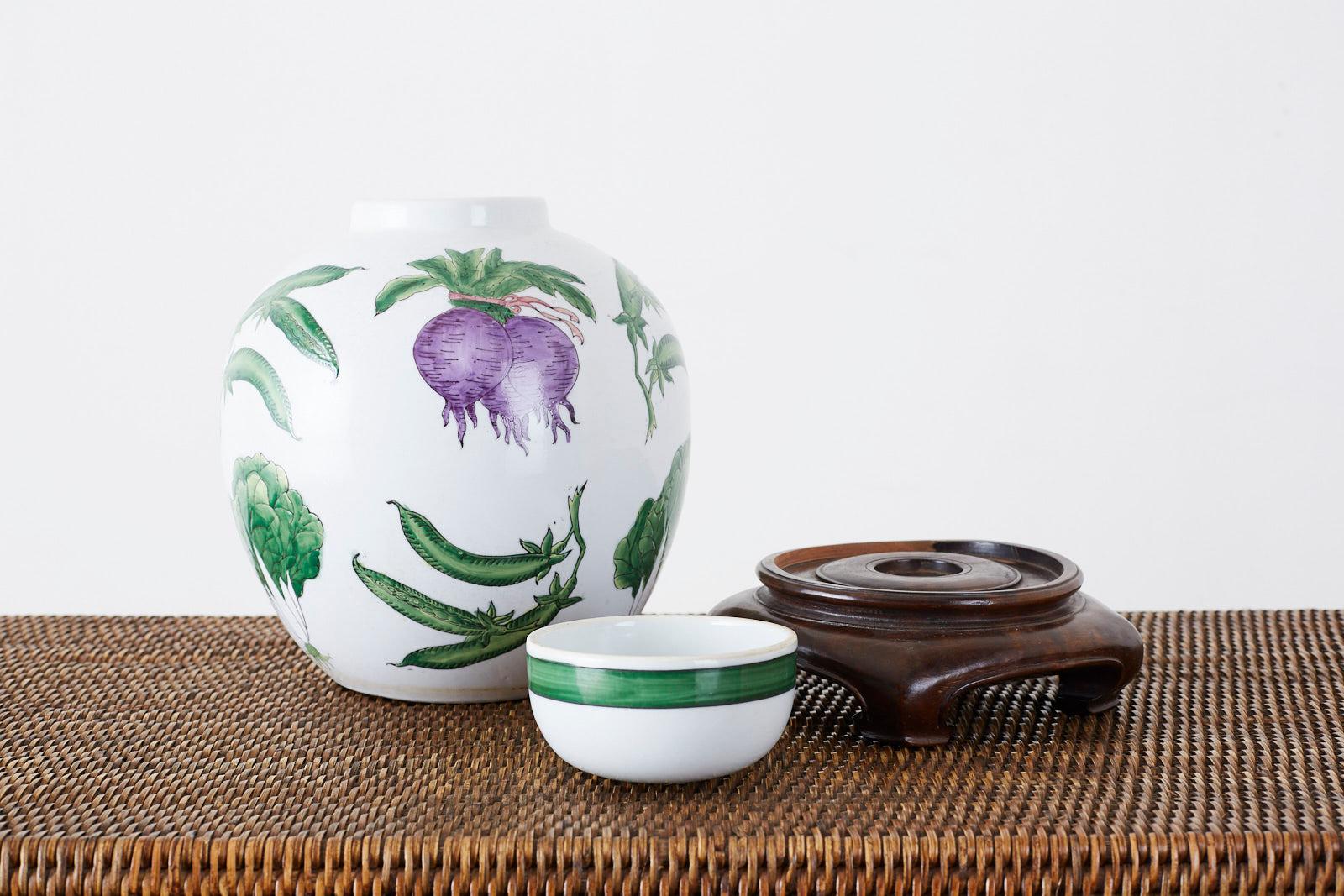 Chinese Export Porcelain Lidded Ginger Jar on Stand 2