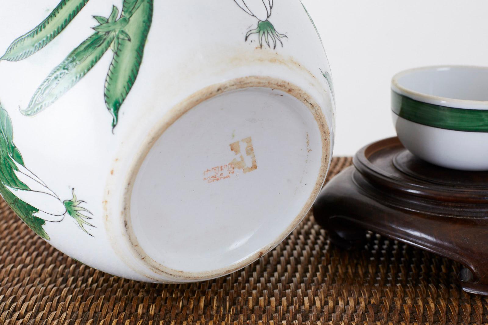 Chinese Export Porcelain Lidded Ginger Jar on Stand 3